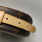 Louis Vuitton Croissant MM NM Monogram