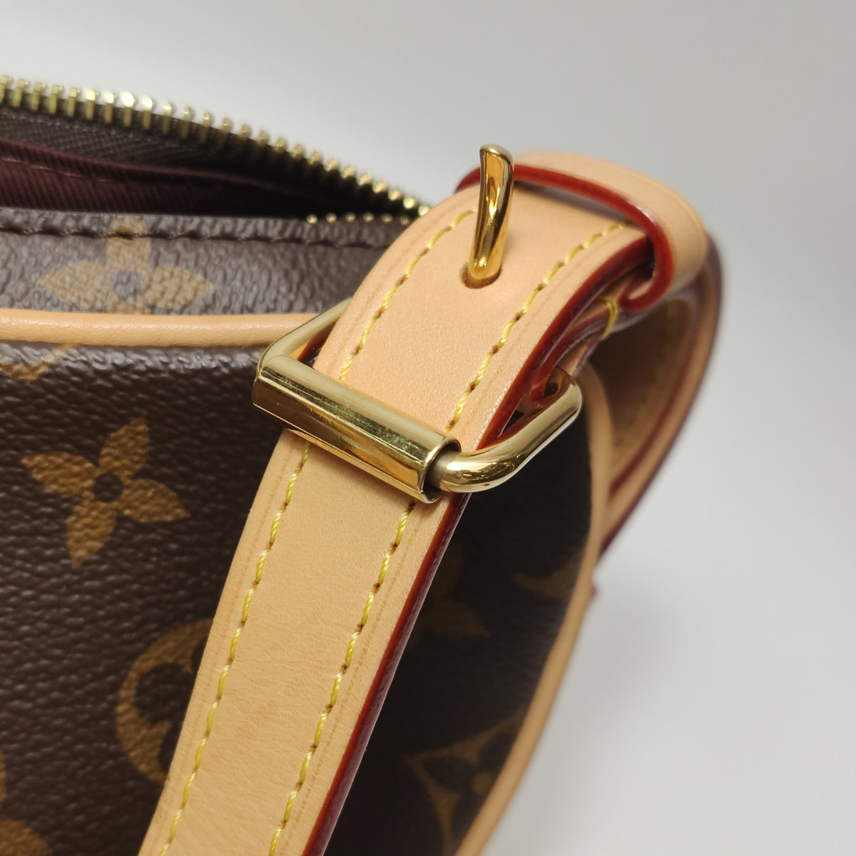 Louis Vuitton Croissant MM NM Monogram