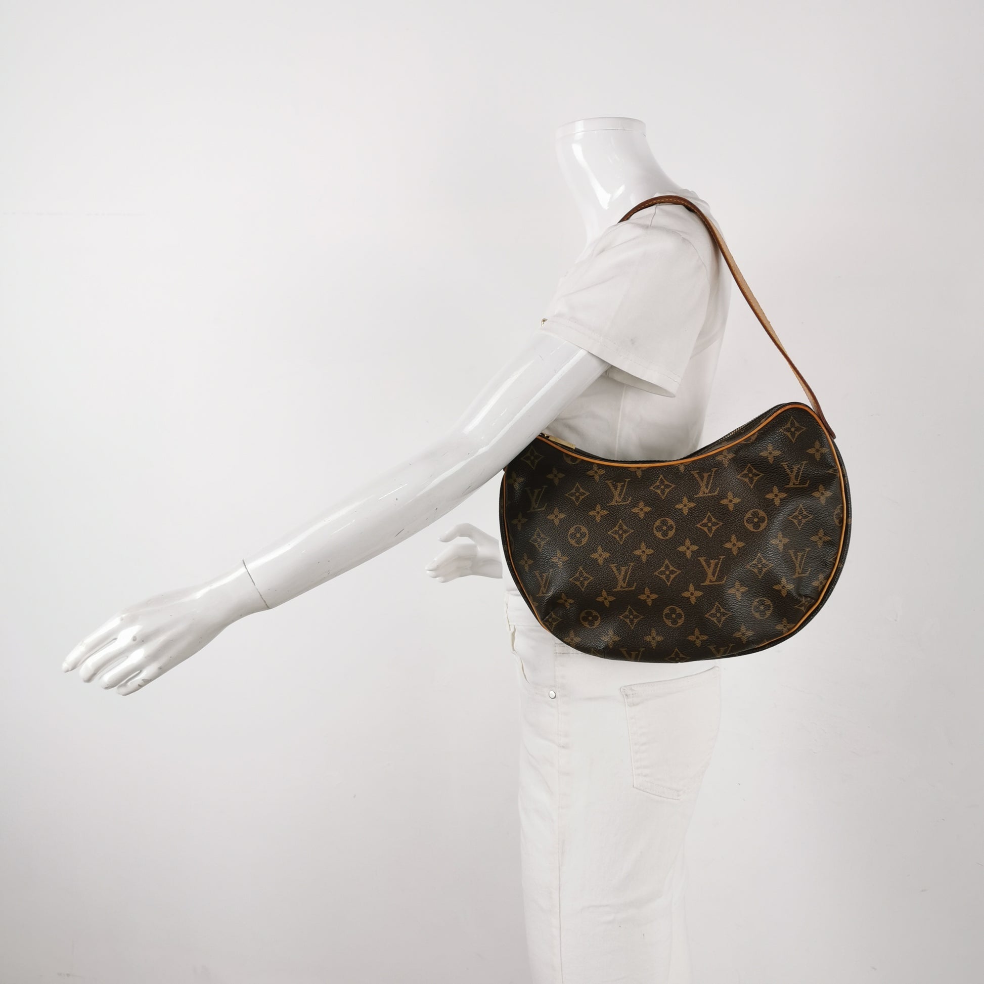 Louis Vuitton Croissant MM Monogram