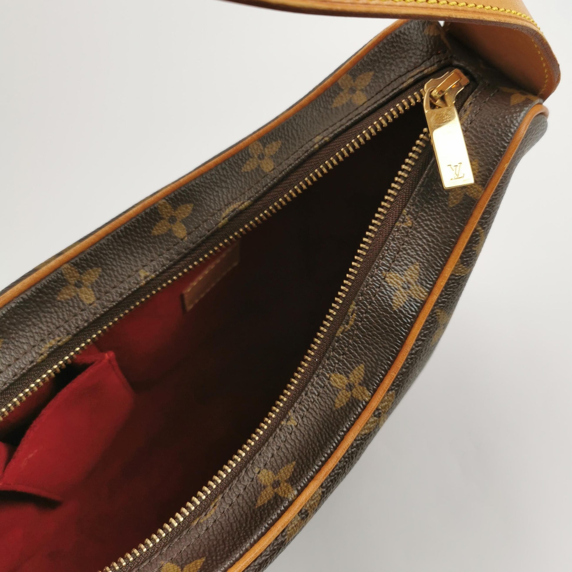 Louis Vuitton Croissant MM Monogram