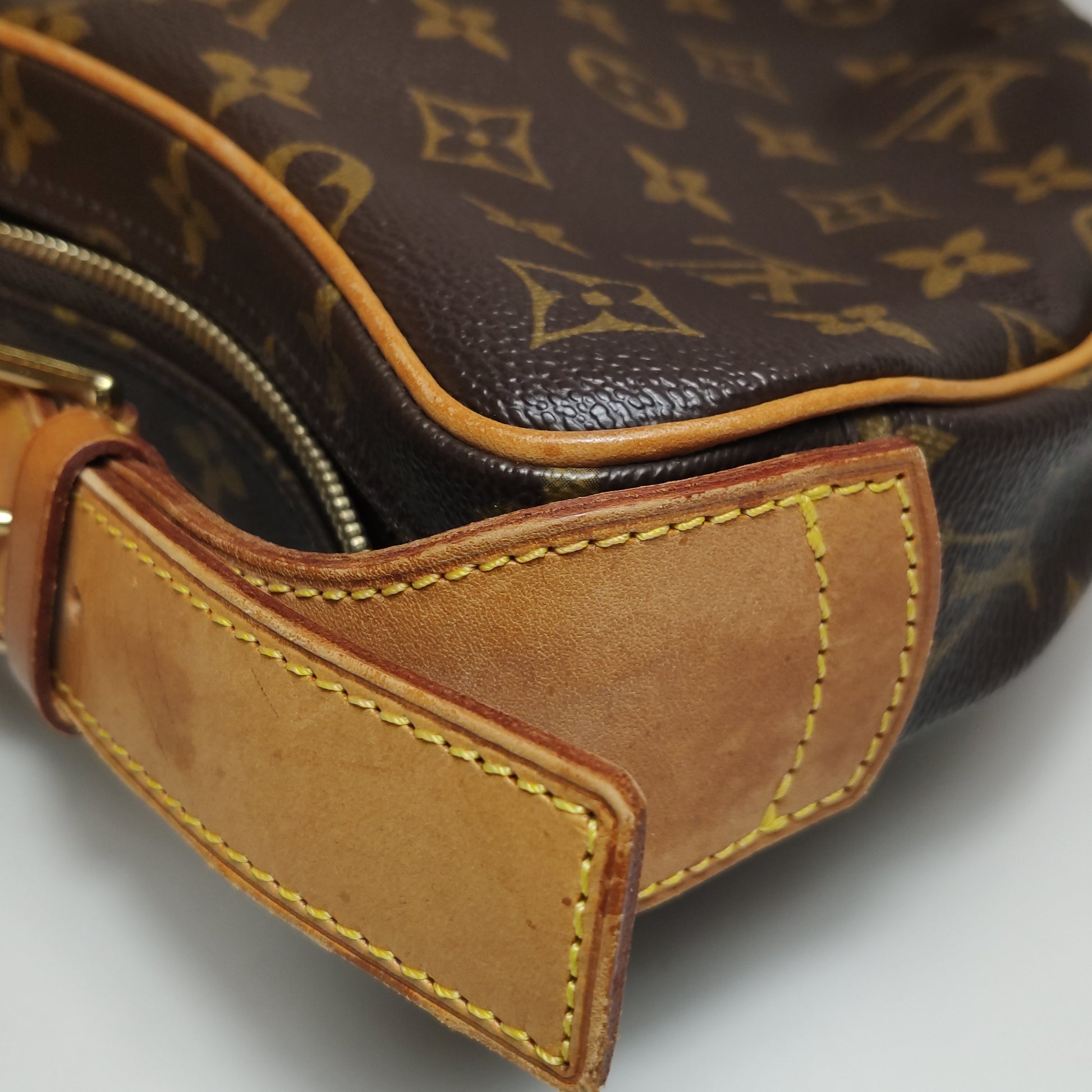 Louis Vuitton Croissant MM Monogram