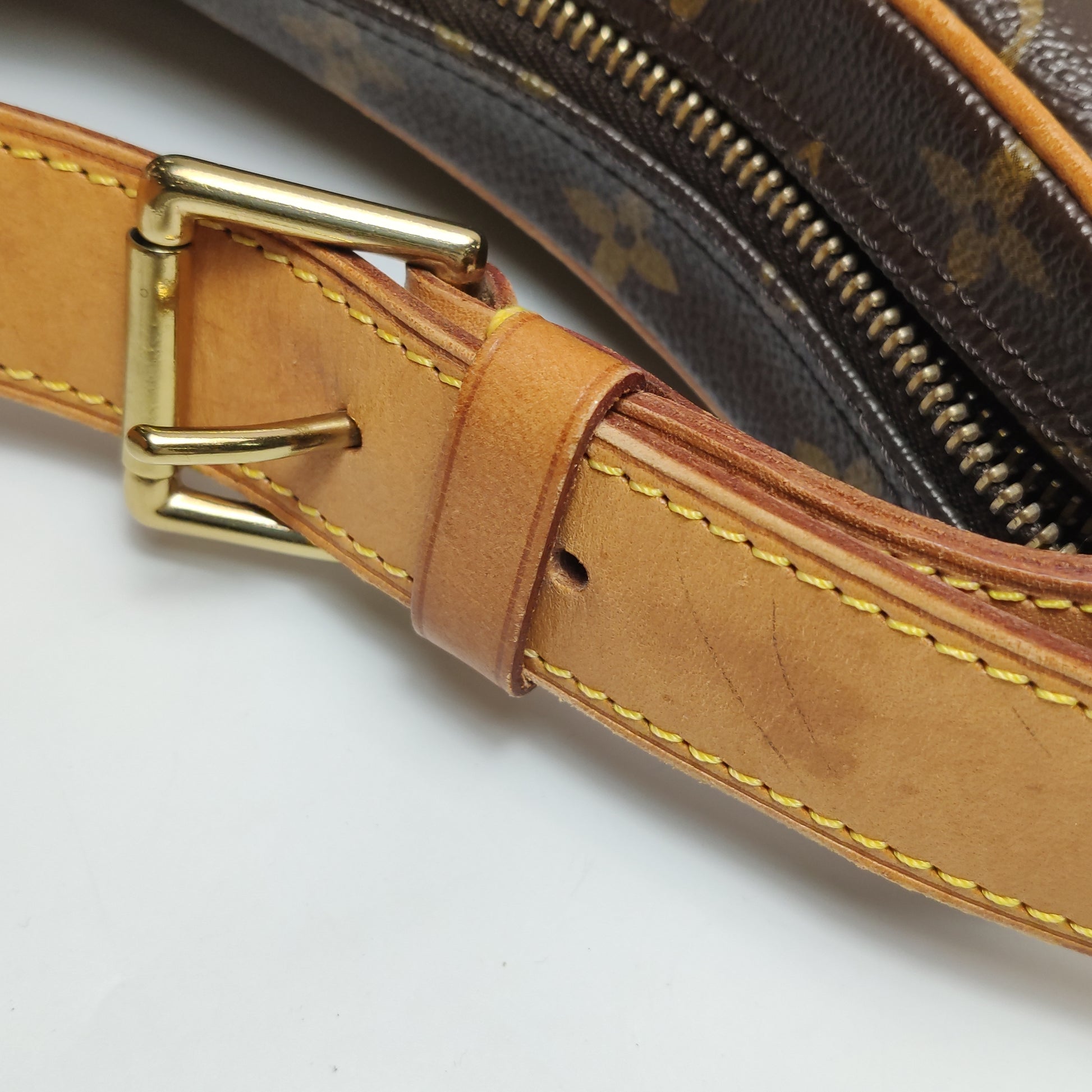 Louis Vuitton Croissant MM Monogram