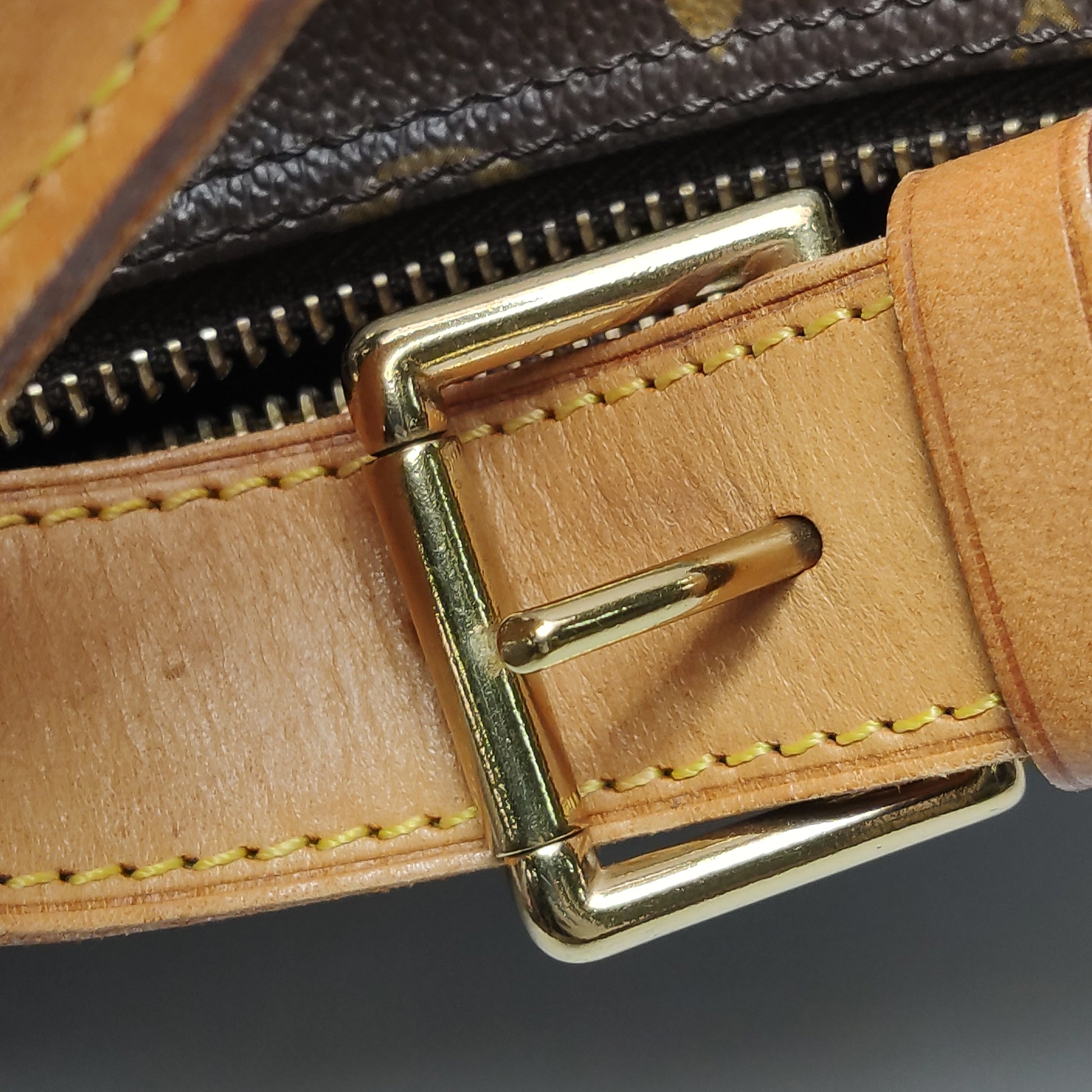 Louis Vuitton Croissant MM Monogram