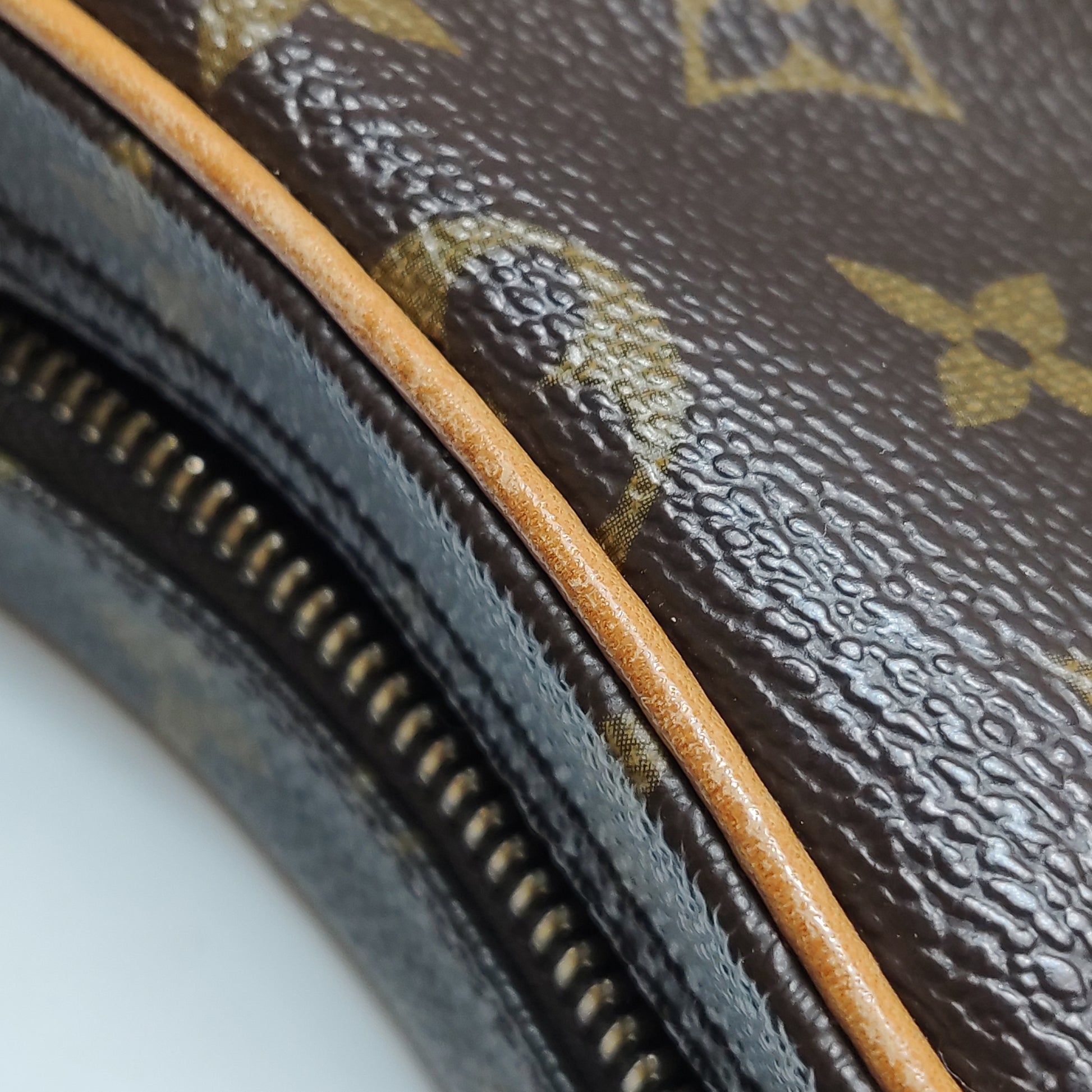 Louis Vuitton Croissant MM Monogram