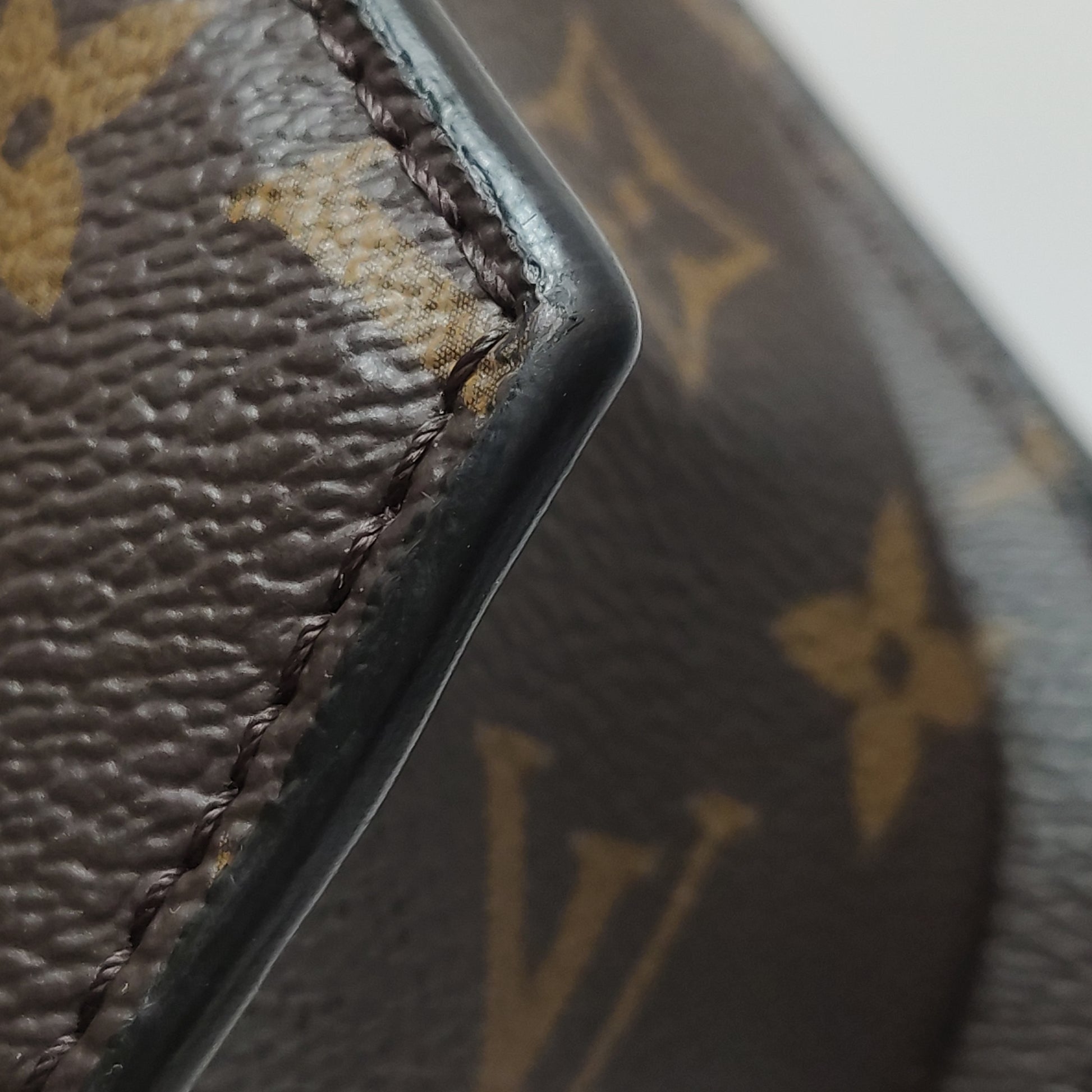 Louis Vuitton Tilsitt Reverse Monogram