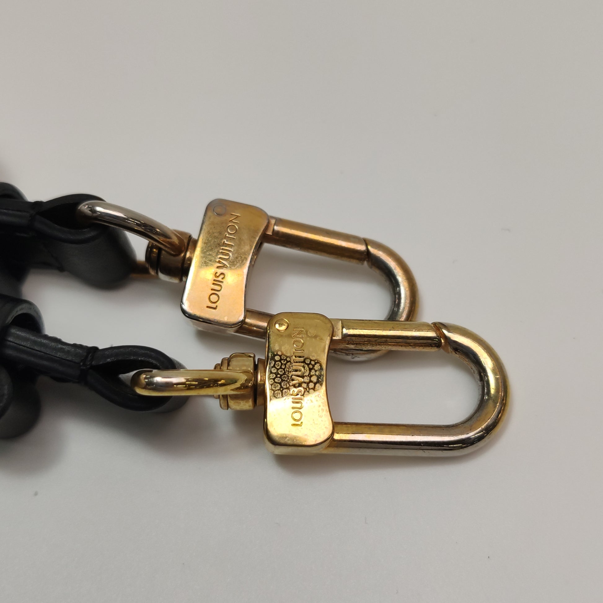 Louis Vuitton Tilsitt Reverse Monogram