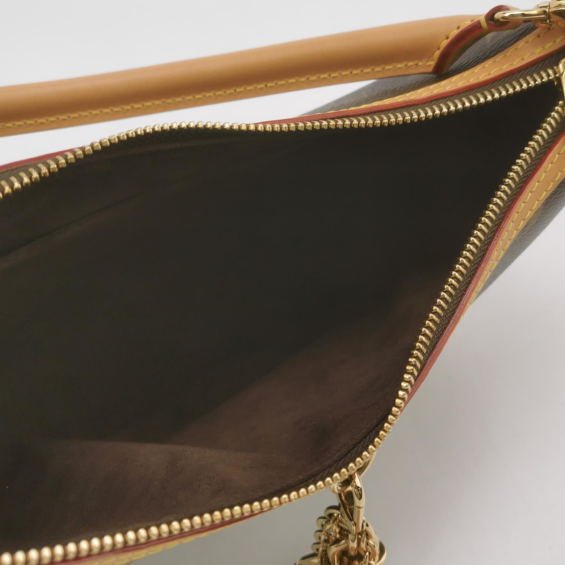 Louis Vuitton Looping Monogram