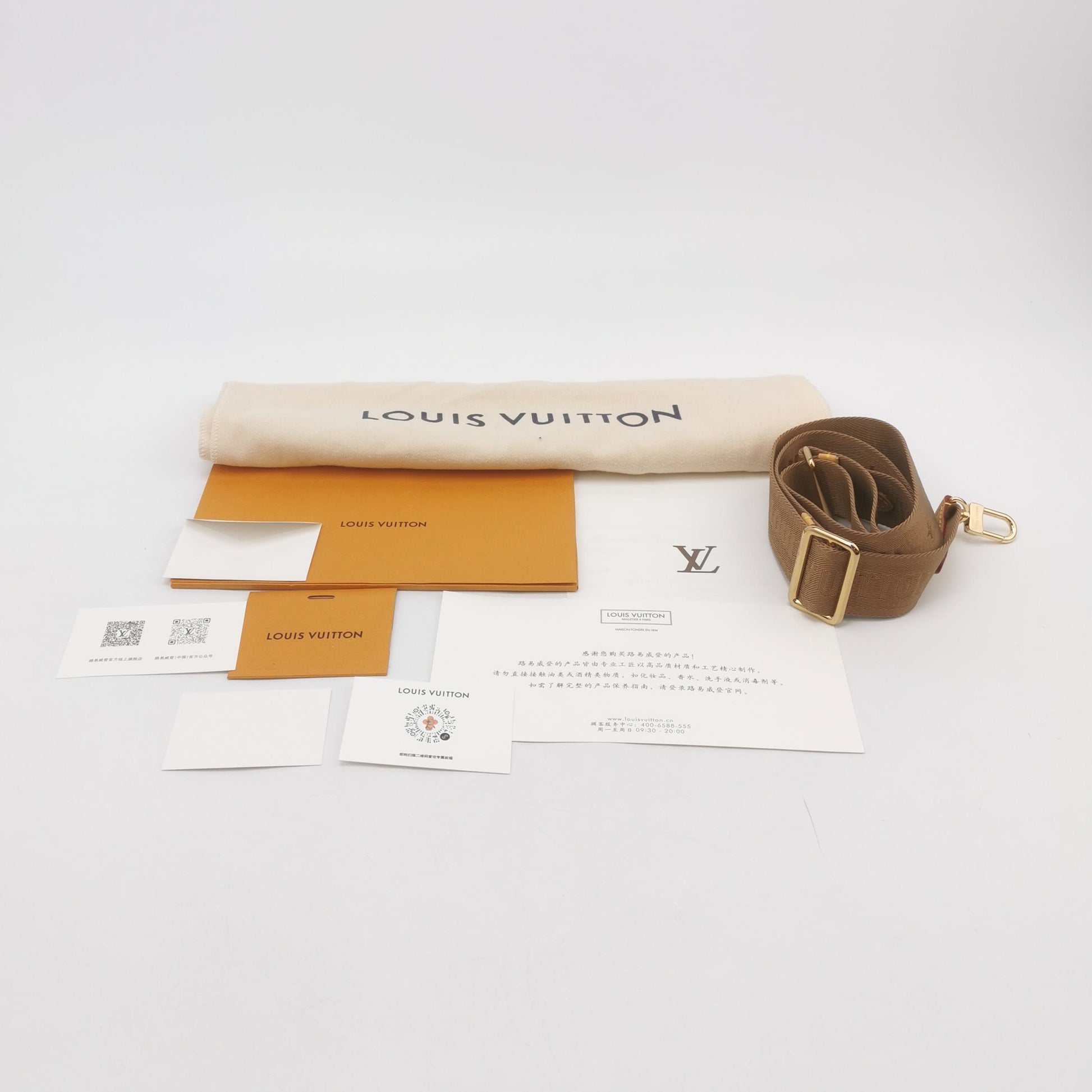 Louis Vuitton Looping Monogram