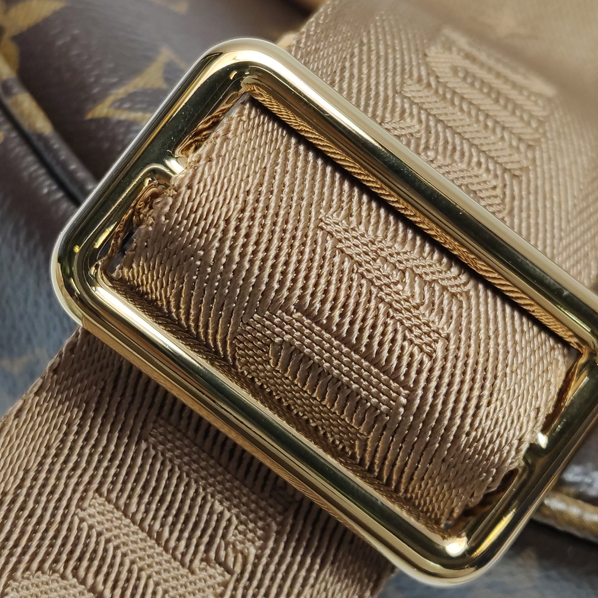 Louis Vuitton Looping Monogram