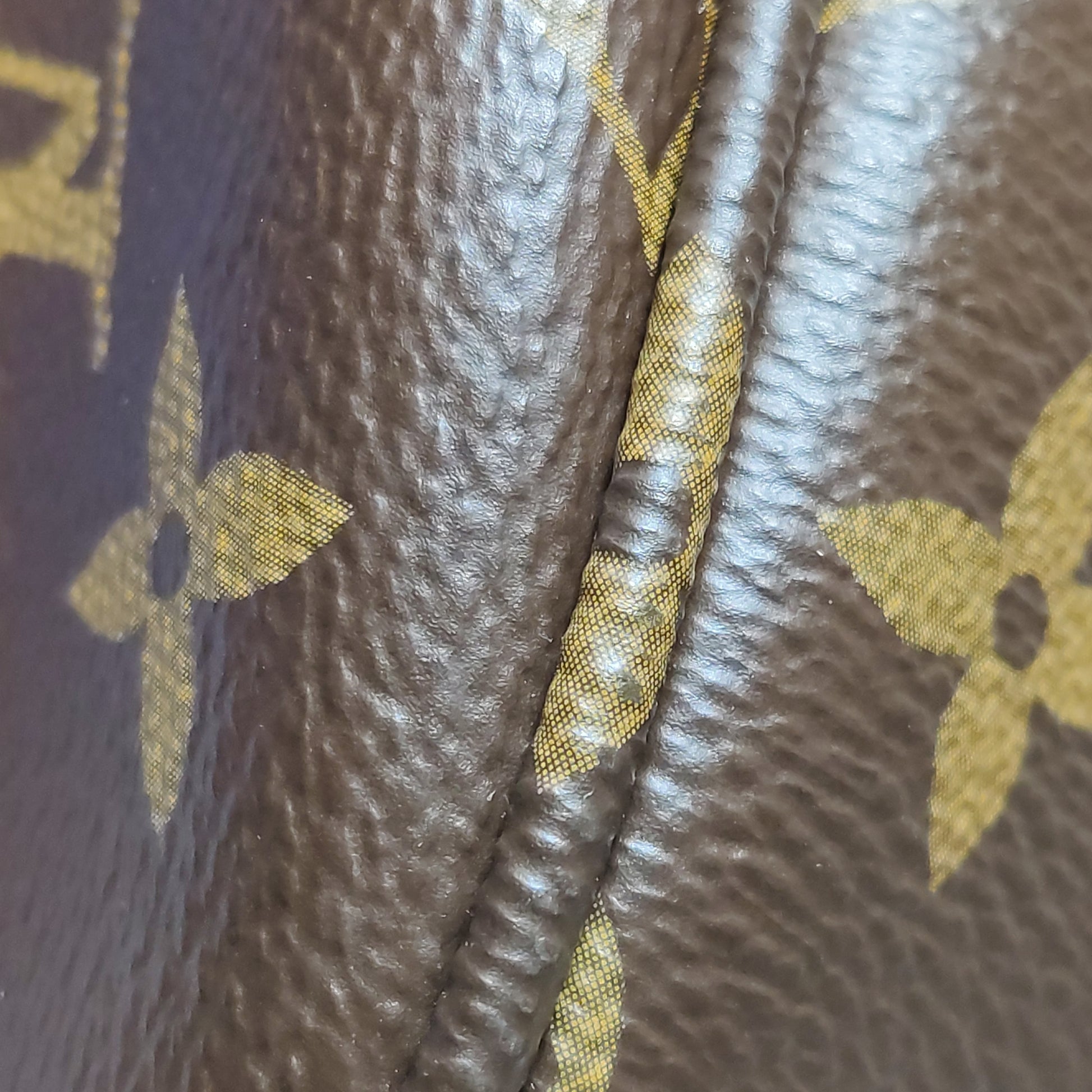 Louis Vuitton Looping Monogram