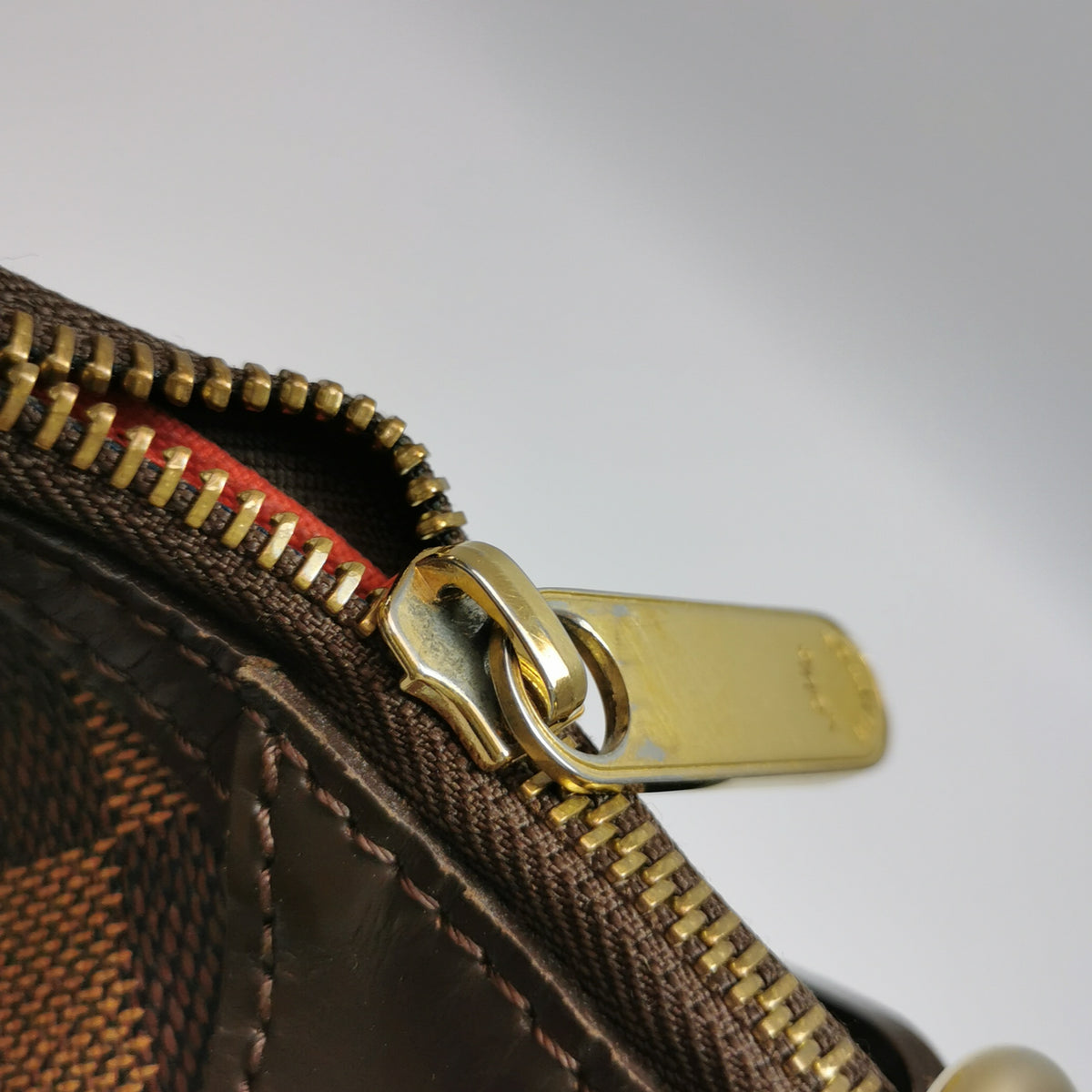 Louis Vuitton Thames GM Damier Ebene