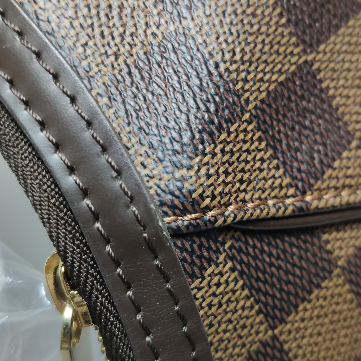 Louis Vuitton Thames PM Damier Ebene