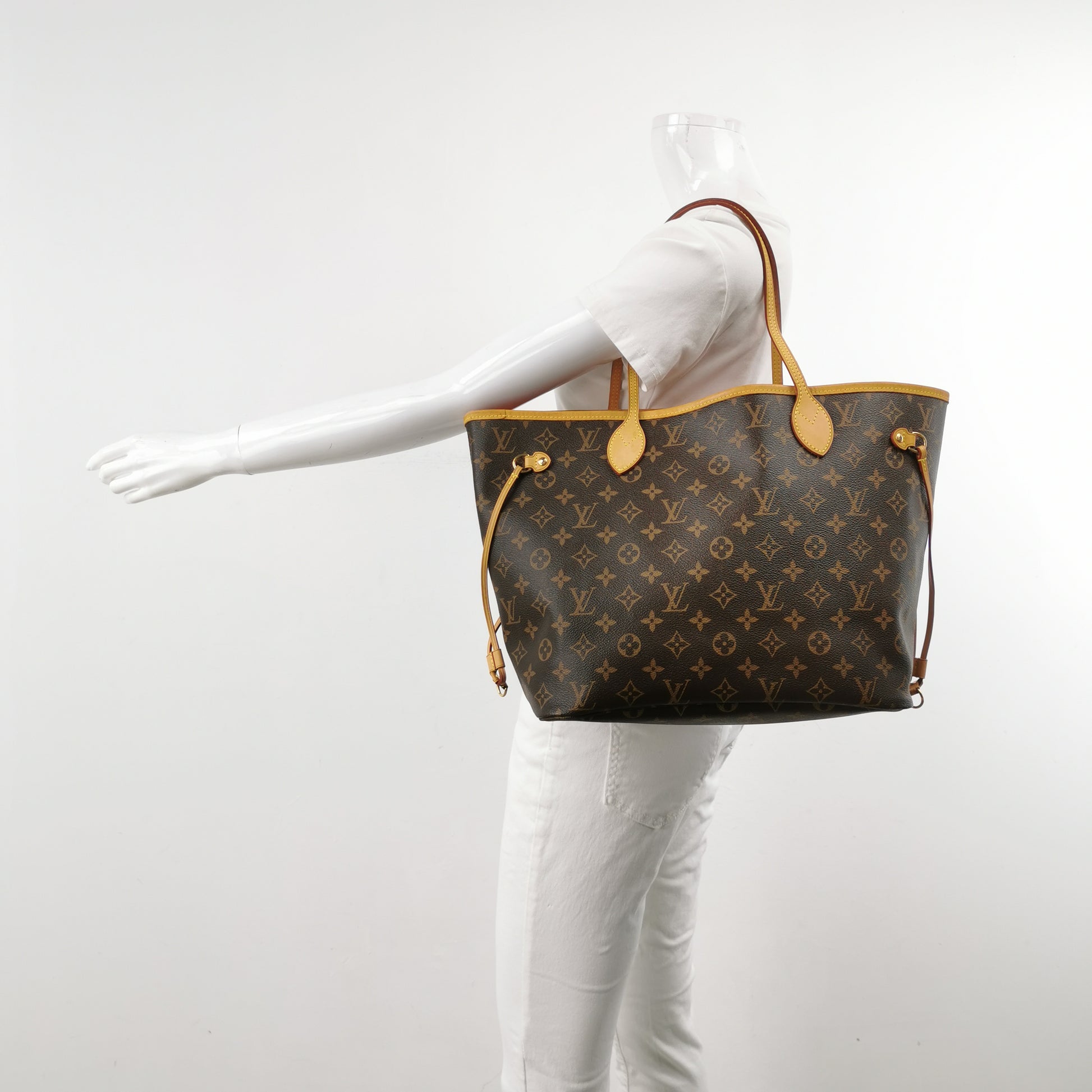 Louis Vuitton Neverfull MM Monogram with Pouch