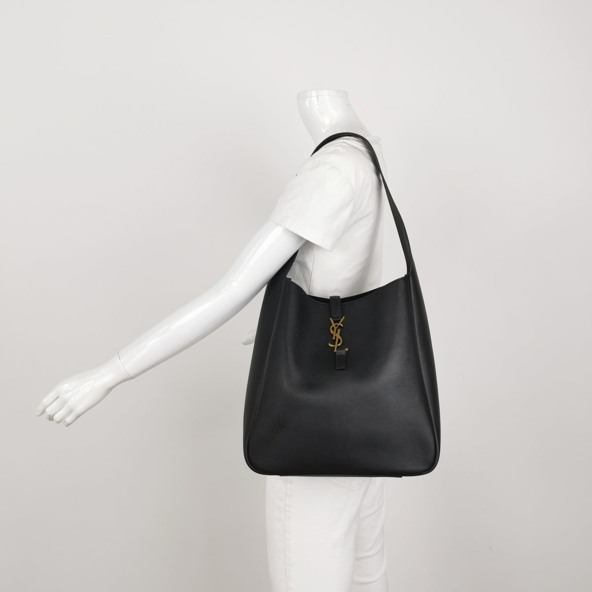 Saint Laurent Le 5 a 7 Hobo Large Black