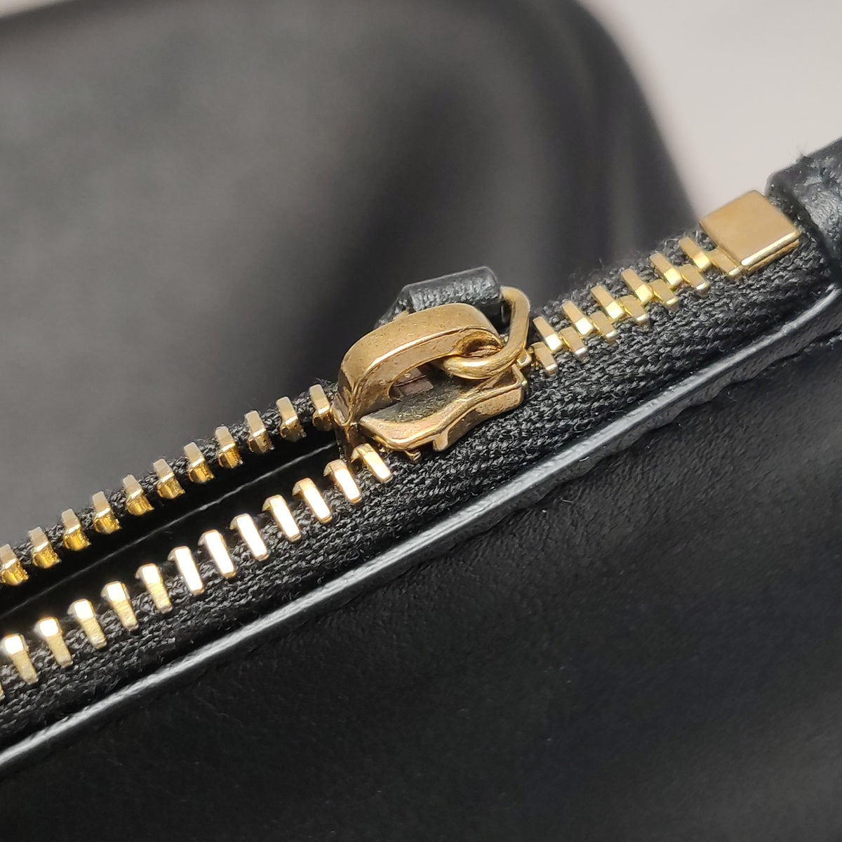 Saint Laurent Le 5 a 7 Hobo Large Black
