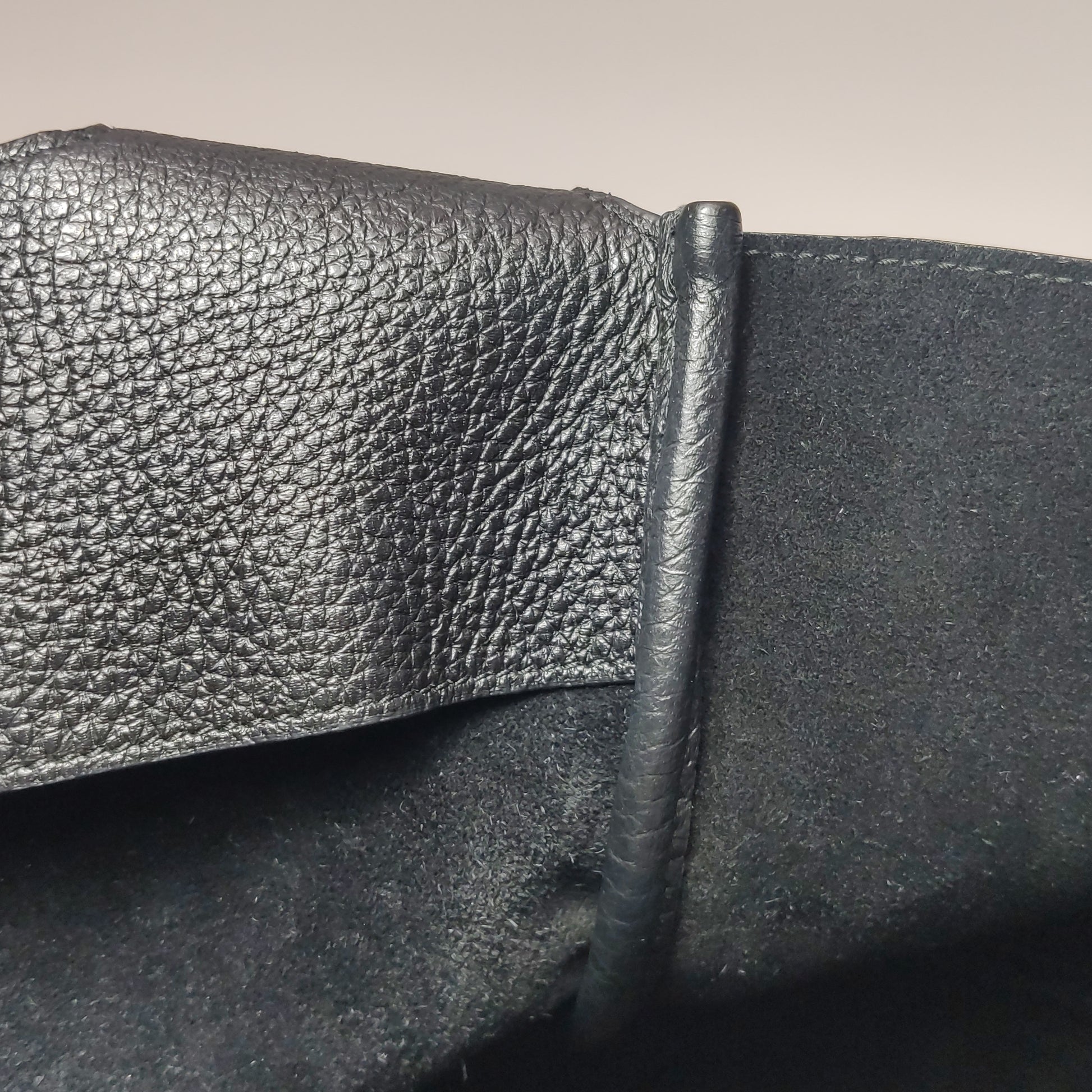 Saint Laurent Le 5 À 7 Bea Tote Black
