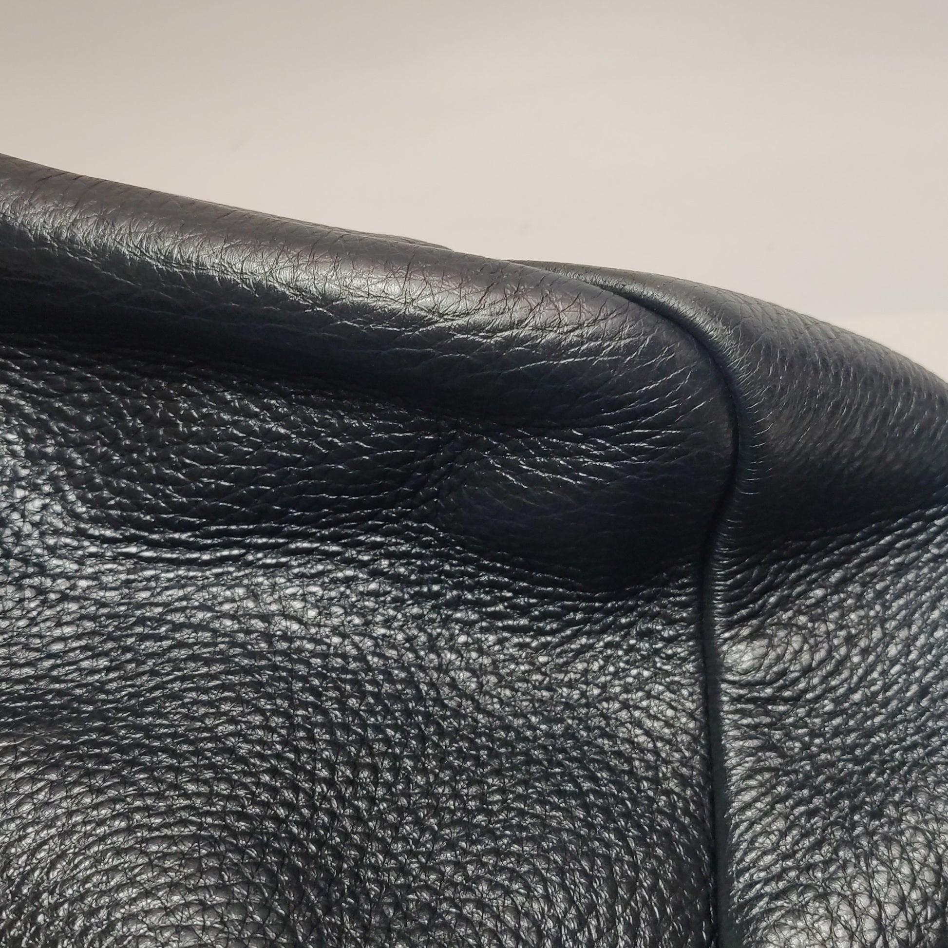 Saint Laurent Le 5 À 7 Bea Tote Black