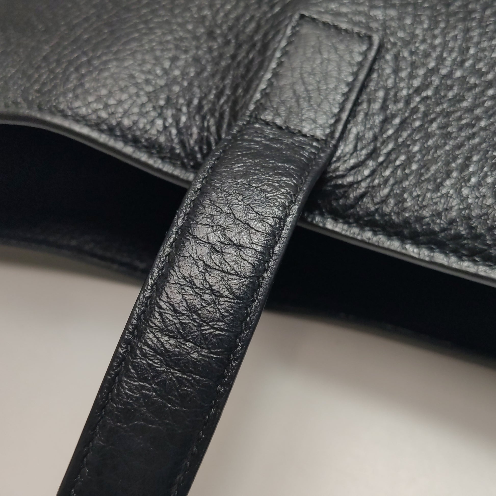 Saint Laurent Le 5 À 7 Bea Tote Black