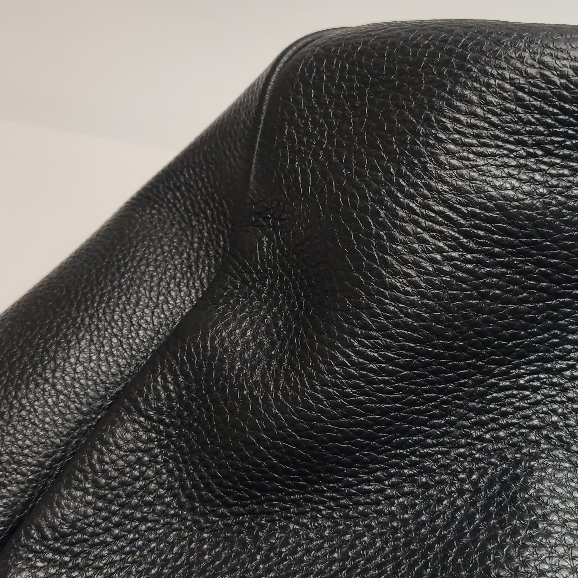 Saint Laurent Le 5 À 7 Bea Tote Black