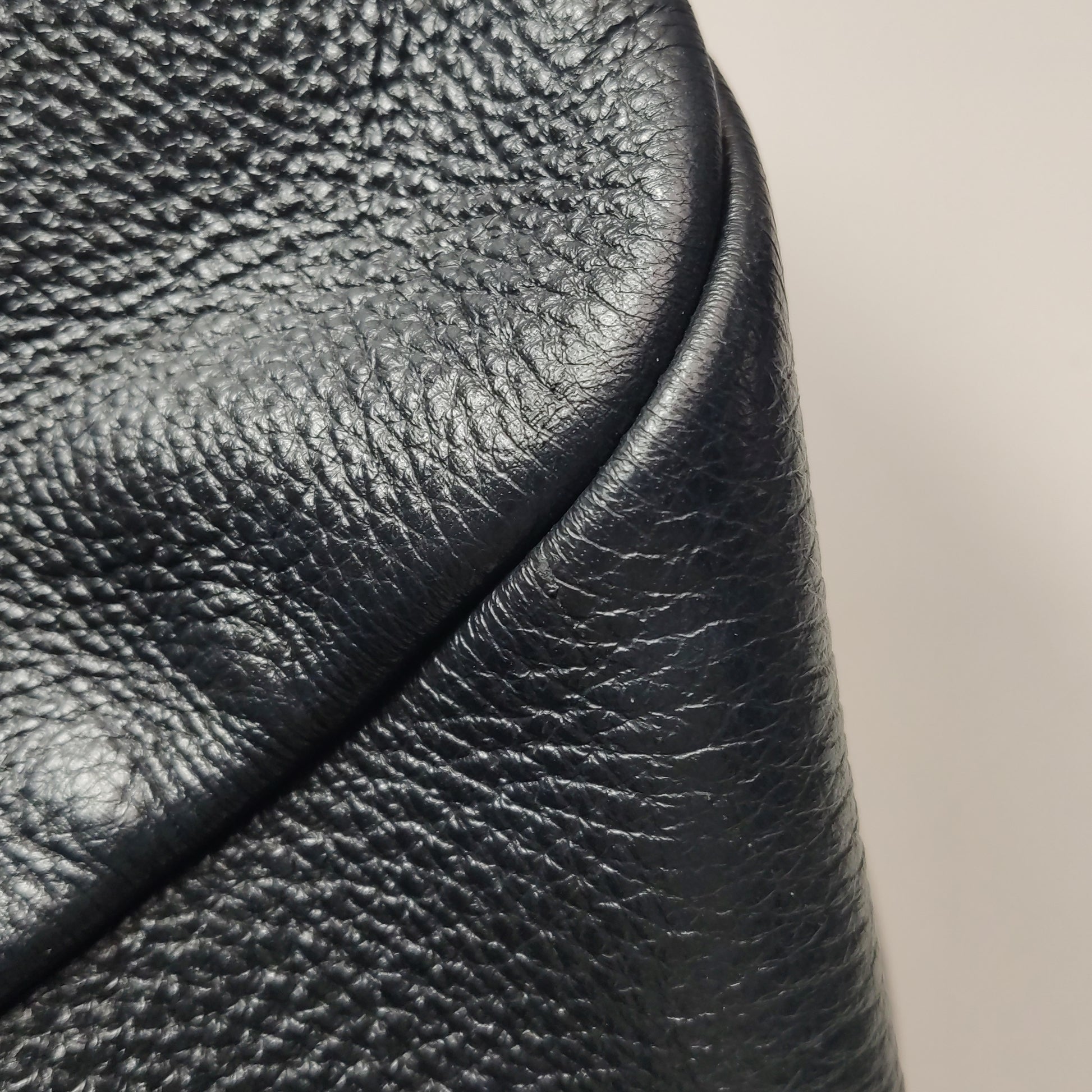 Saint Laurent Le 5 À 7 Bea Tote Black