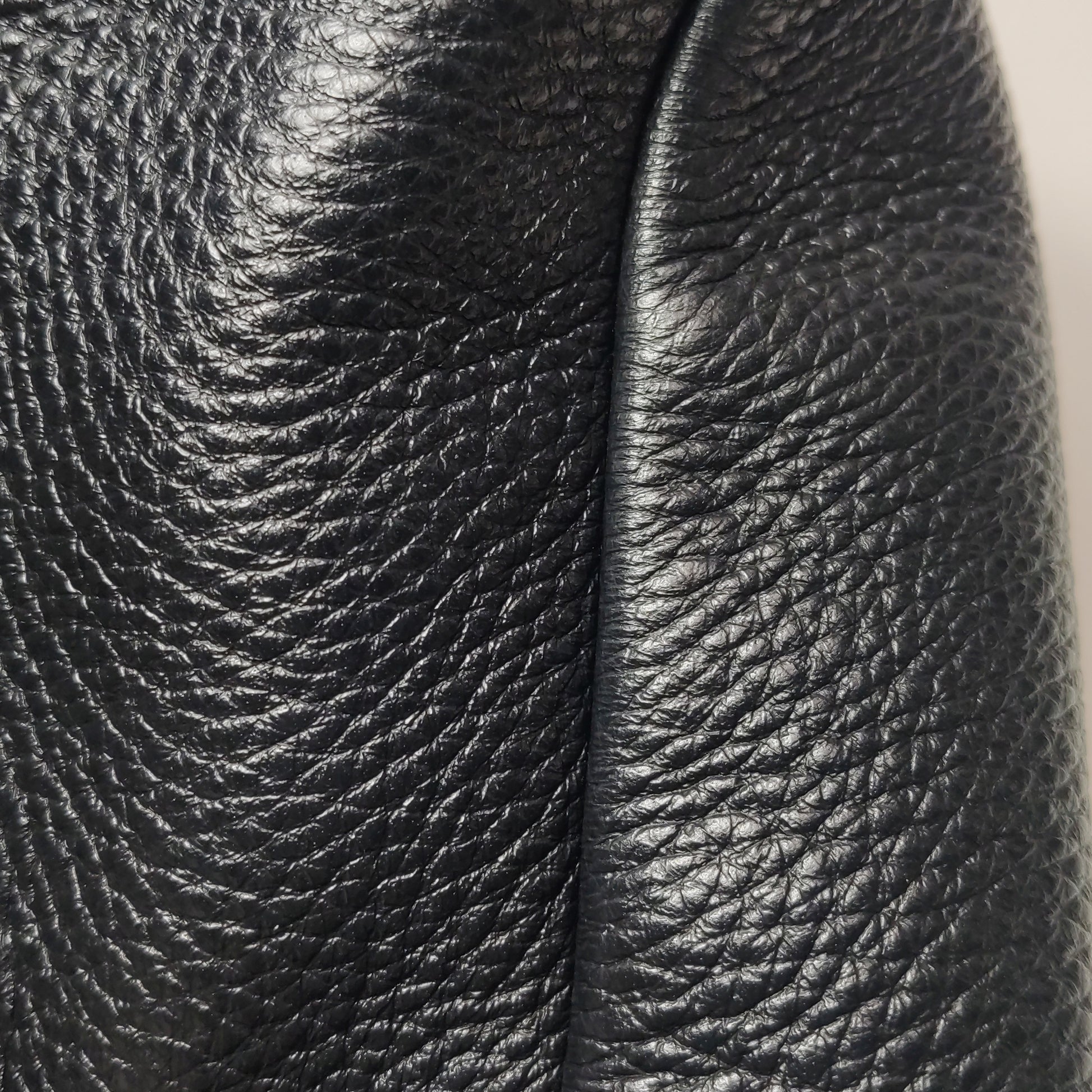 Saint Laurent Le 5 À 7 Bea Tote Black