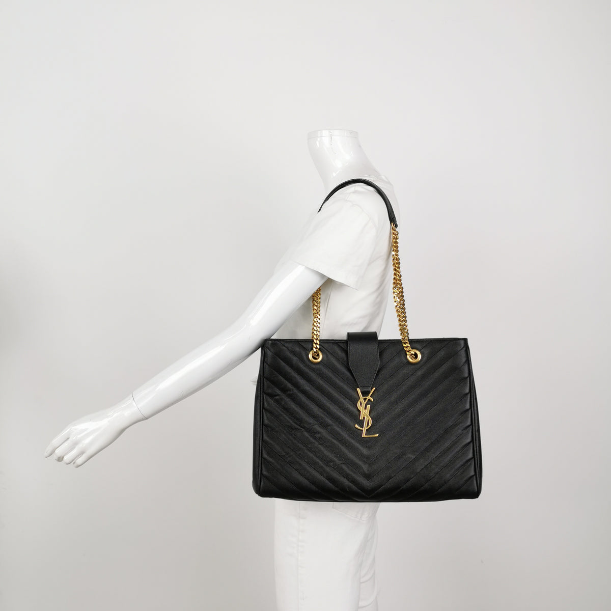 Saint Laurent Chevron Monogram Shopping Bag Grain De Poudre Black