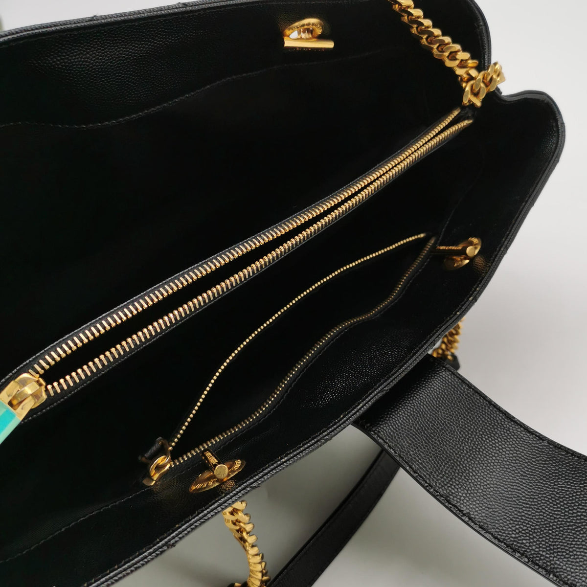 Saint Laurent Chevron Monogram Shopping Bag Grain De Poudre Black