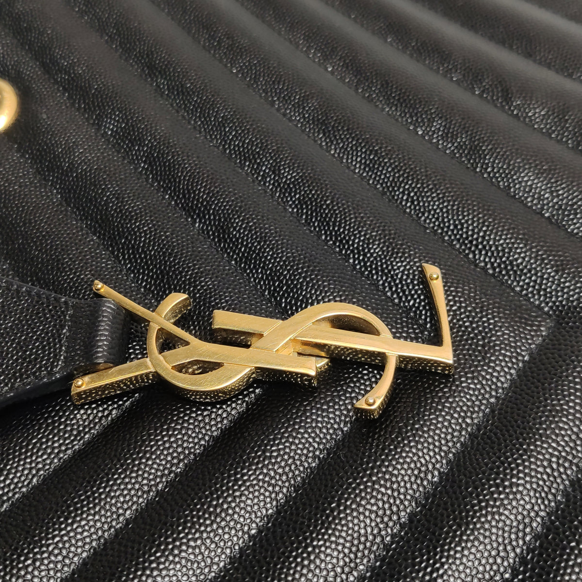 Saint Laurent Chevron Monogram Shopping Bag Grain De Poudre Black