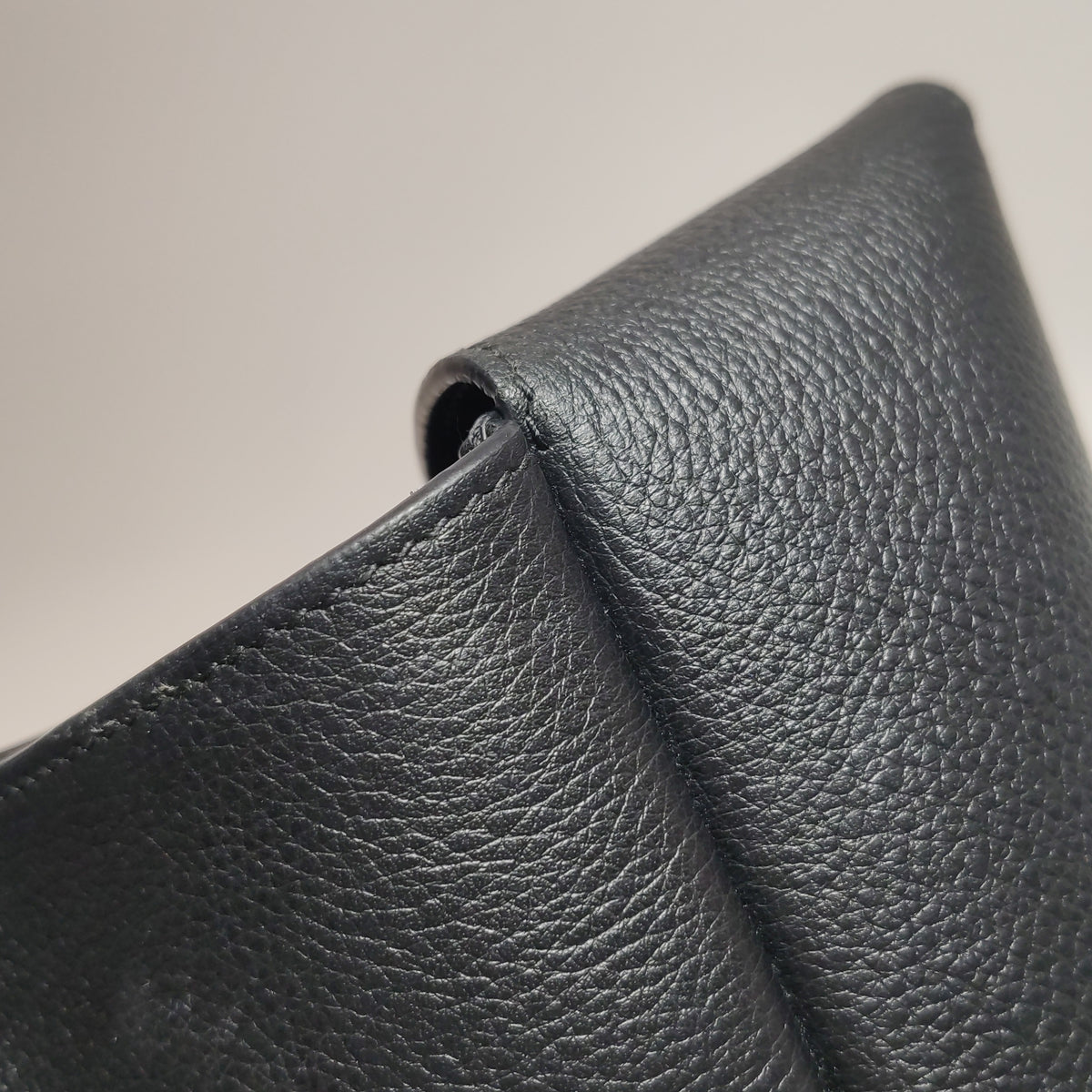 Saint Laurent Le 5 a 7 Small Shoulder Bag
