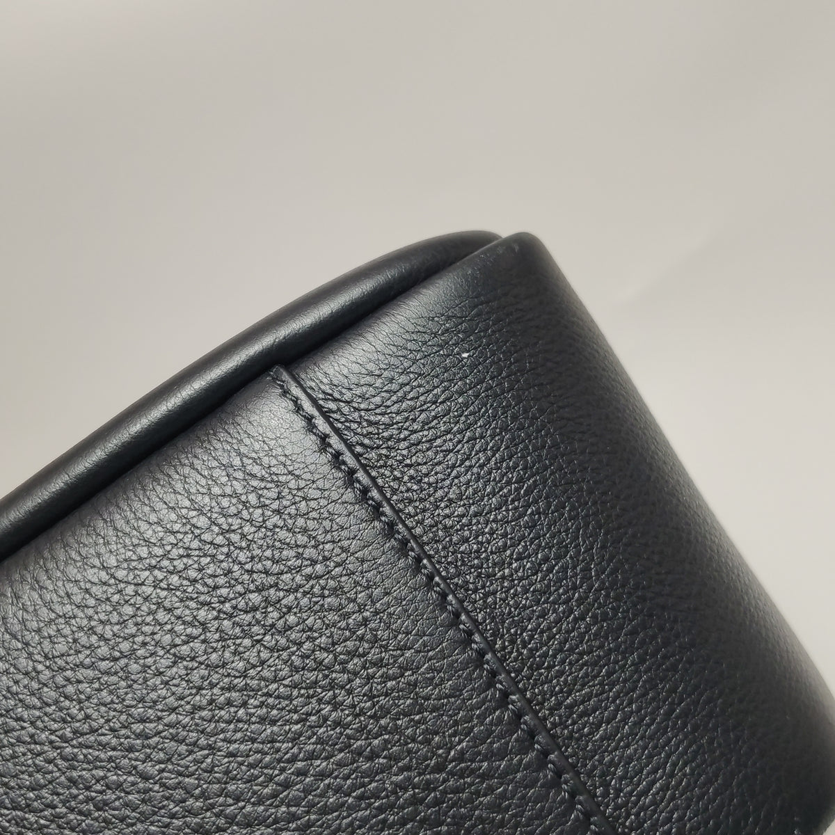 Saint Laurent Le 5 a 7 Small Shoulder Bag