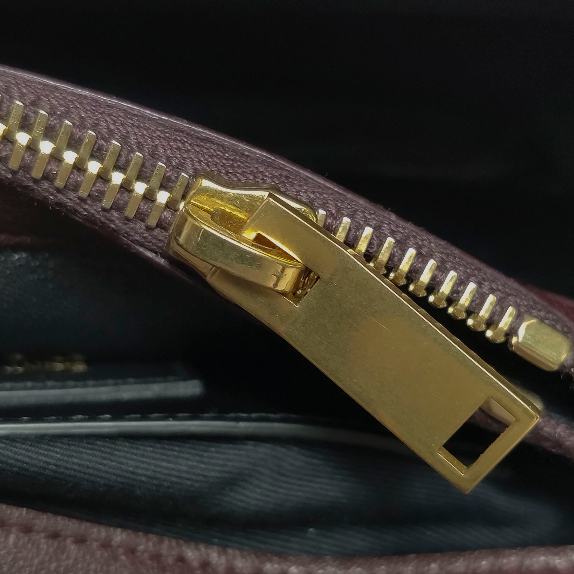 Saint Laurent College Medium Chevron Burgundy