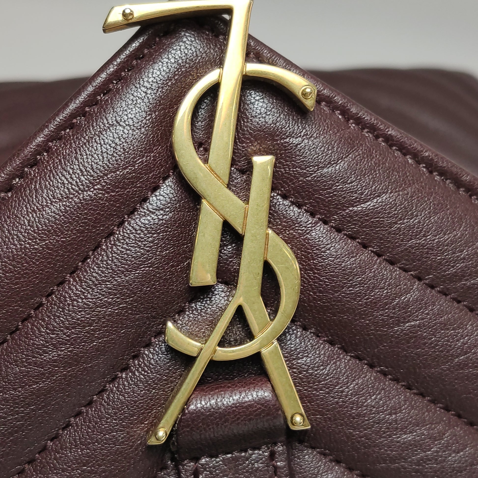 Saint Laurent College Medium Chevron Burgundy