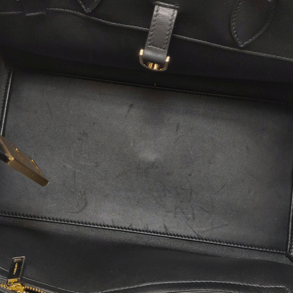Salvatore Ferragamo Hug Medium Black