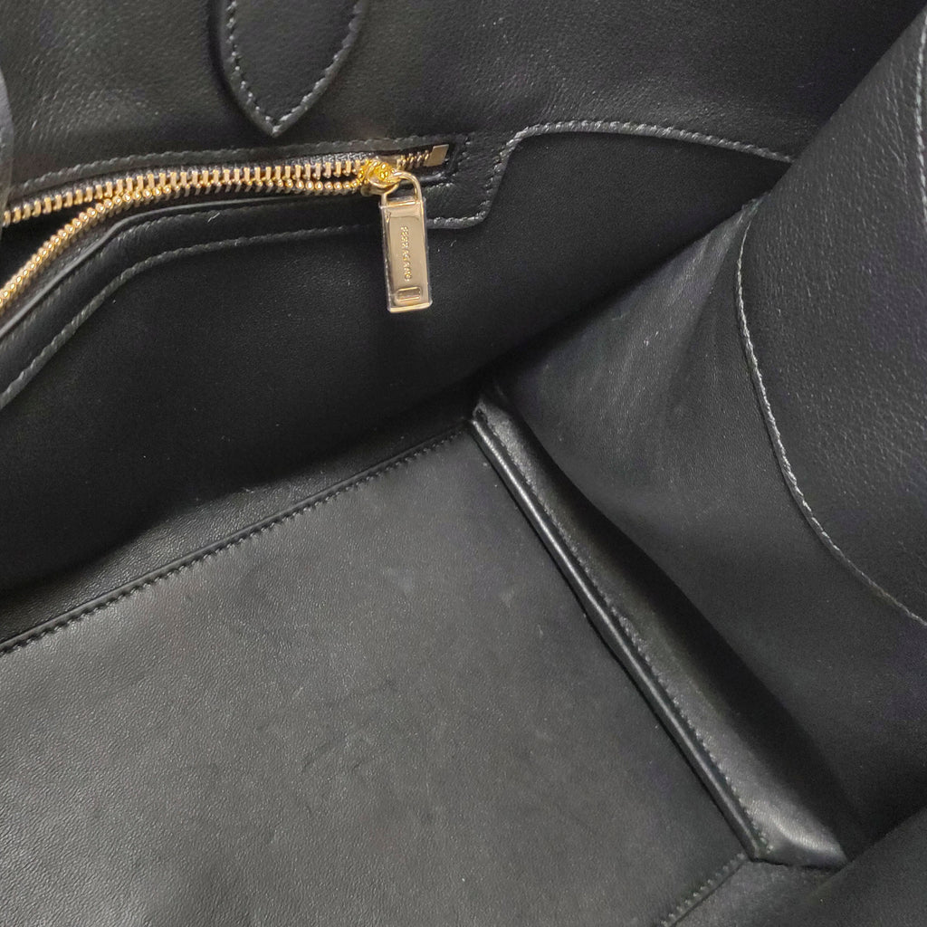 Salvatore Ferragamo Hug Medium Black