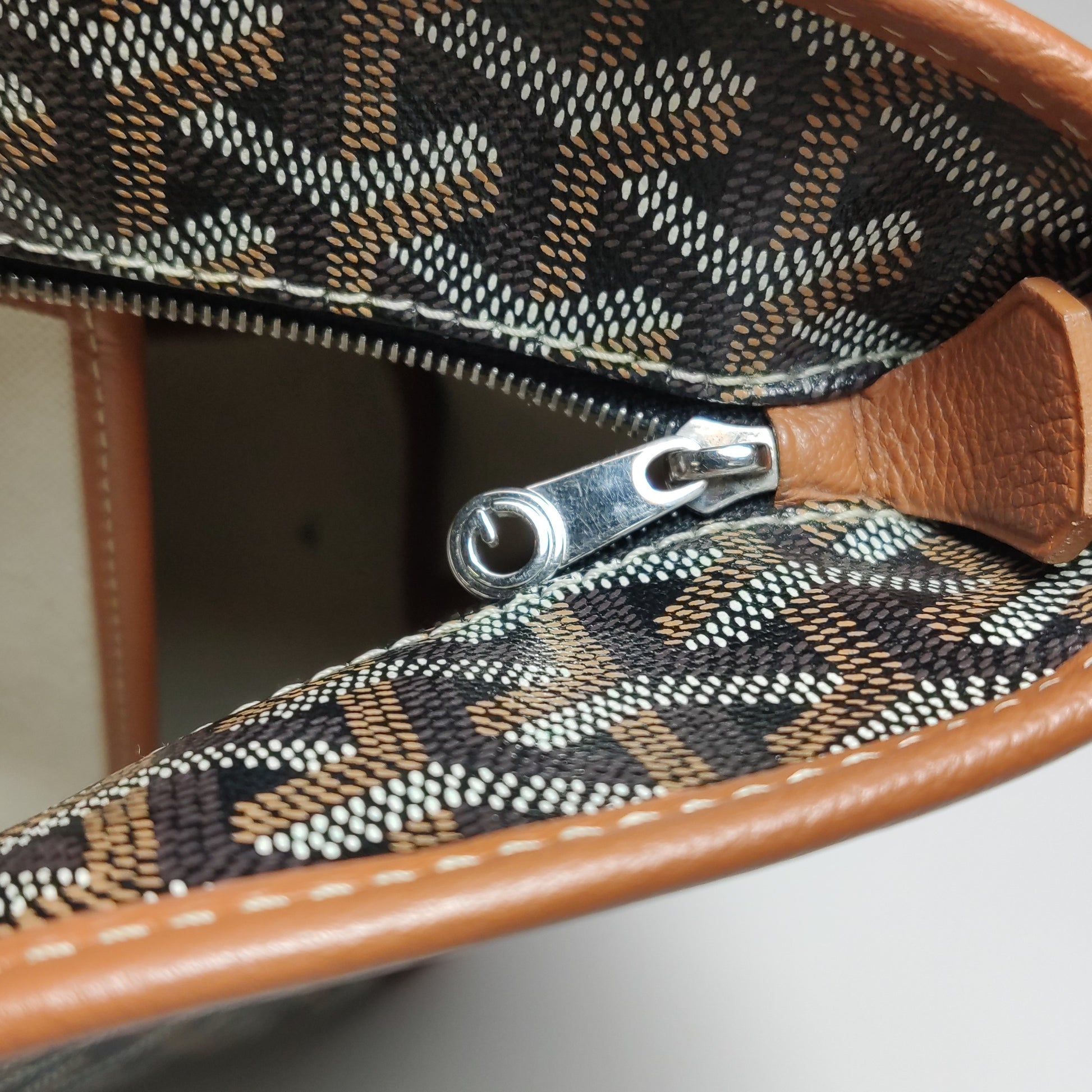 Goyard Artois PM Noir Tan