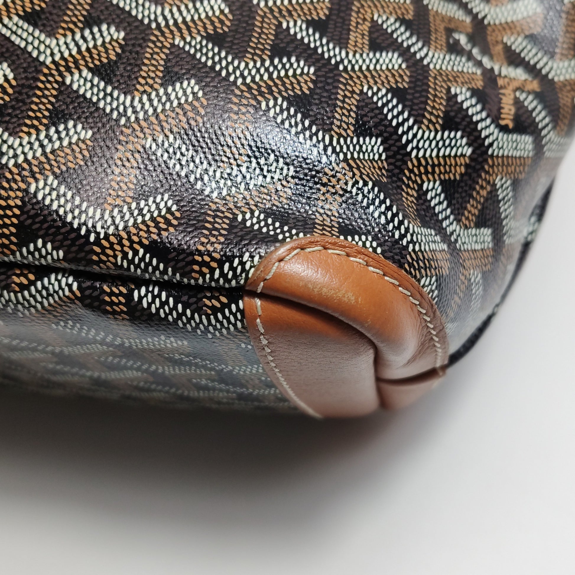 Goyard Artois PM Noir Tan