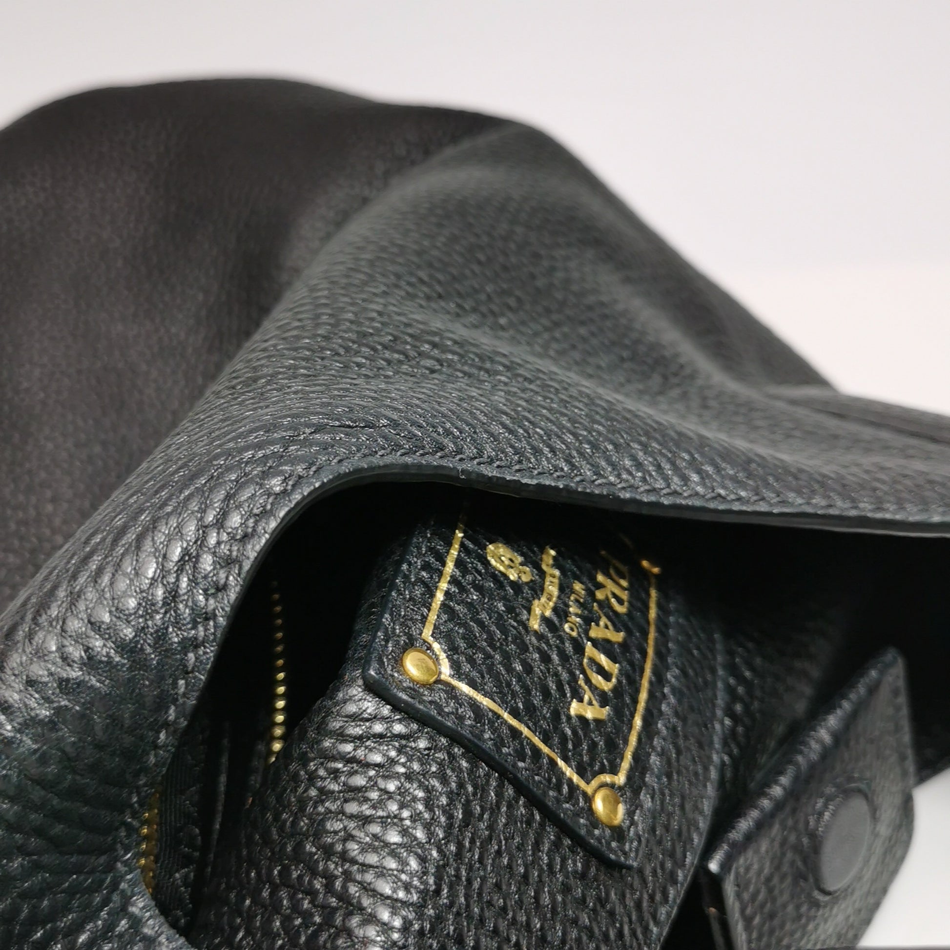 Prada Vitello Daino Hobo