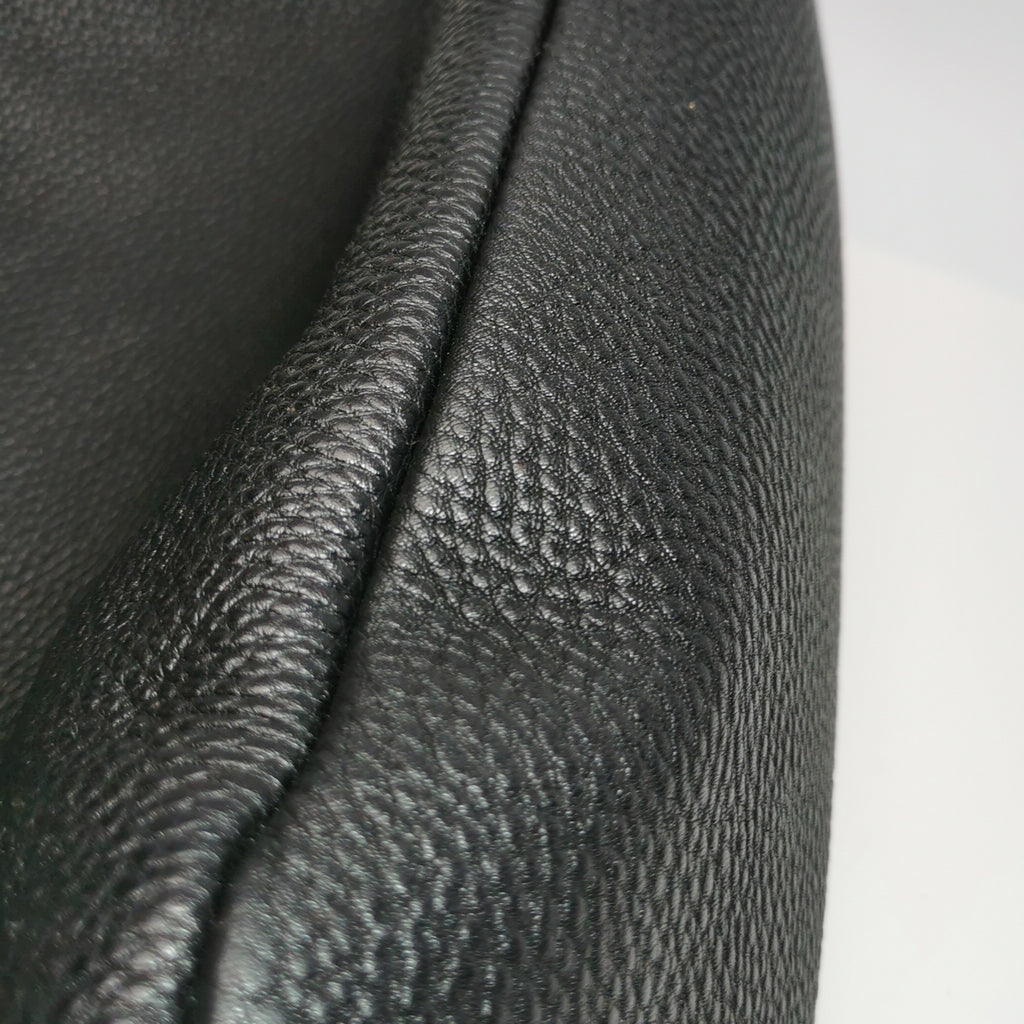 Prada Vitello Daino Hobo