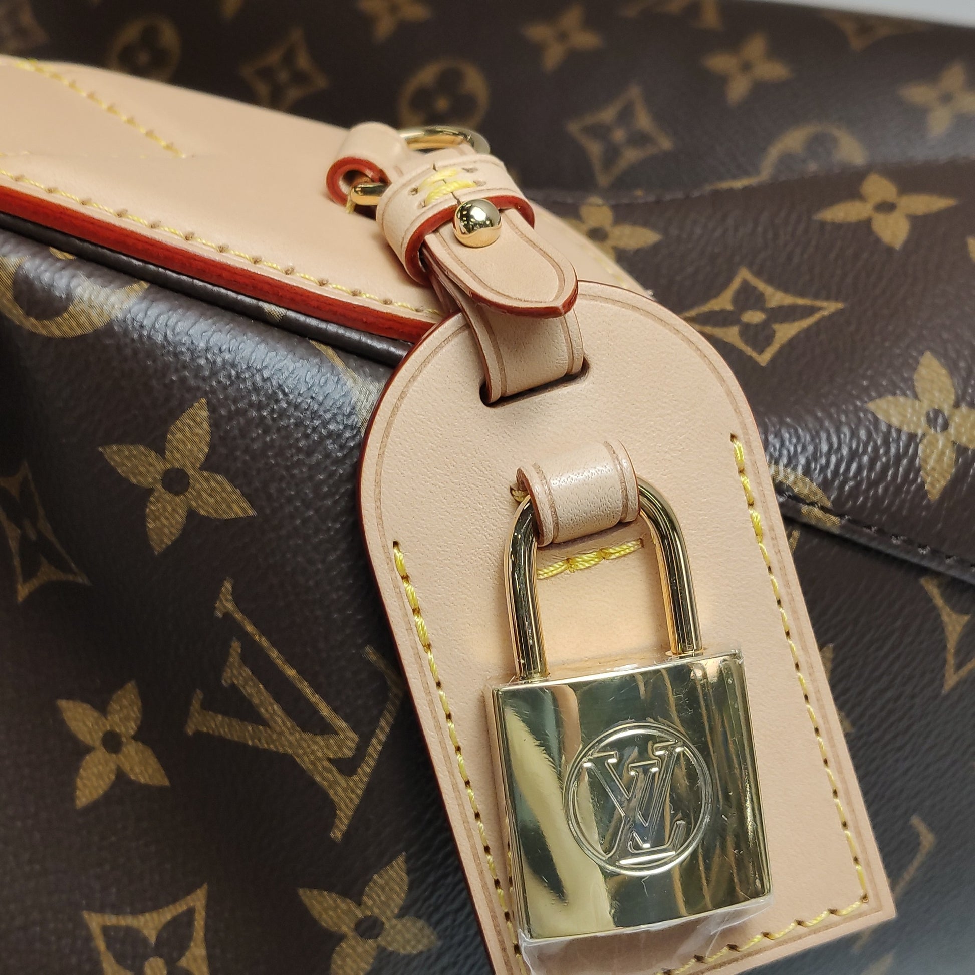 Louis Vuitton Slouchy MM