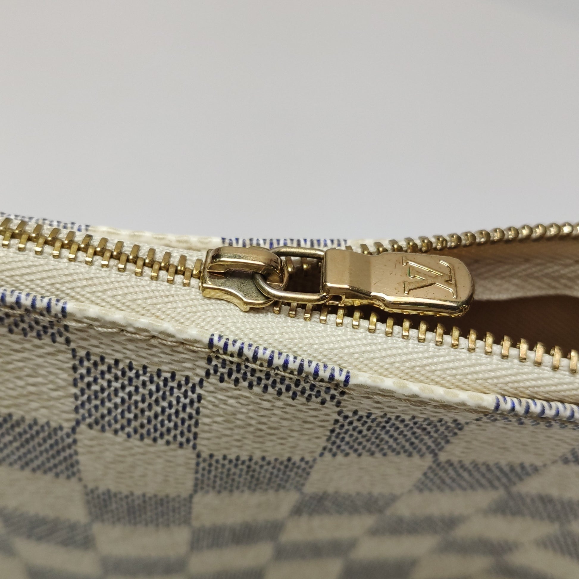 Louis Vuitton Eva Pochette Damier Azur