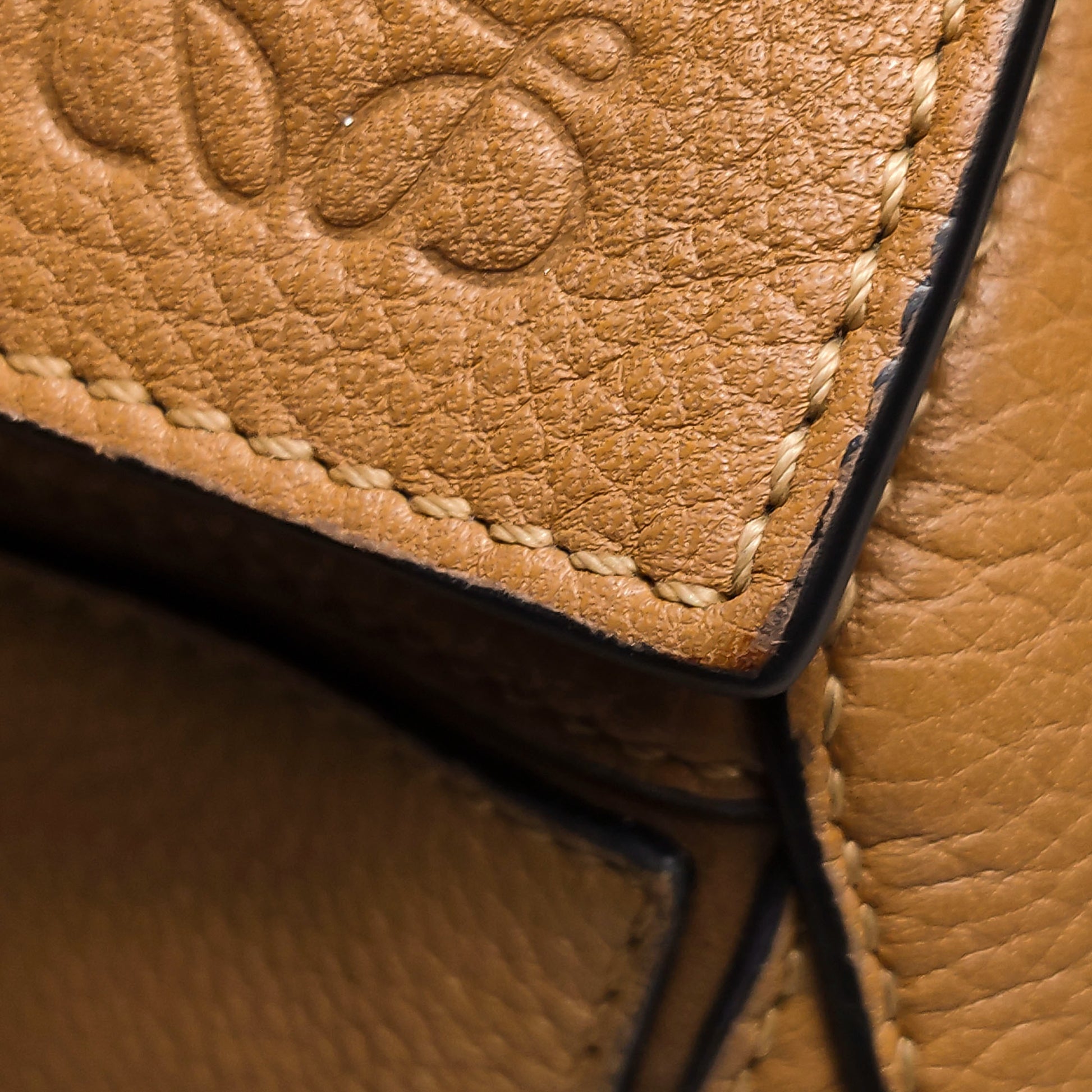 Loewe Puzzle Small Grained Caramel