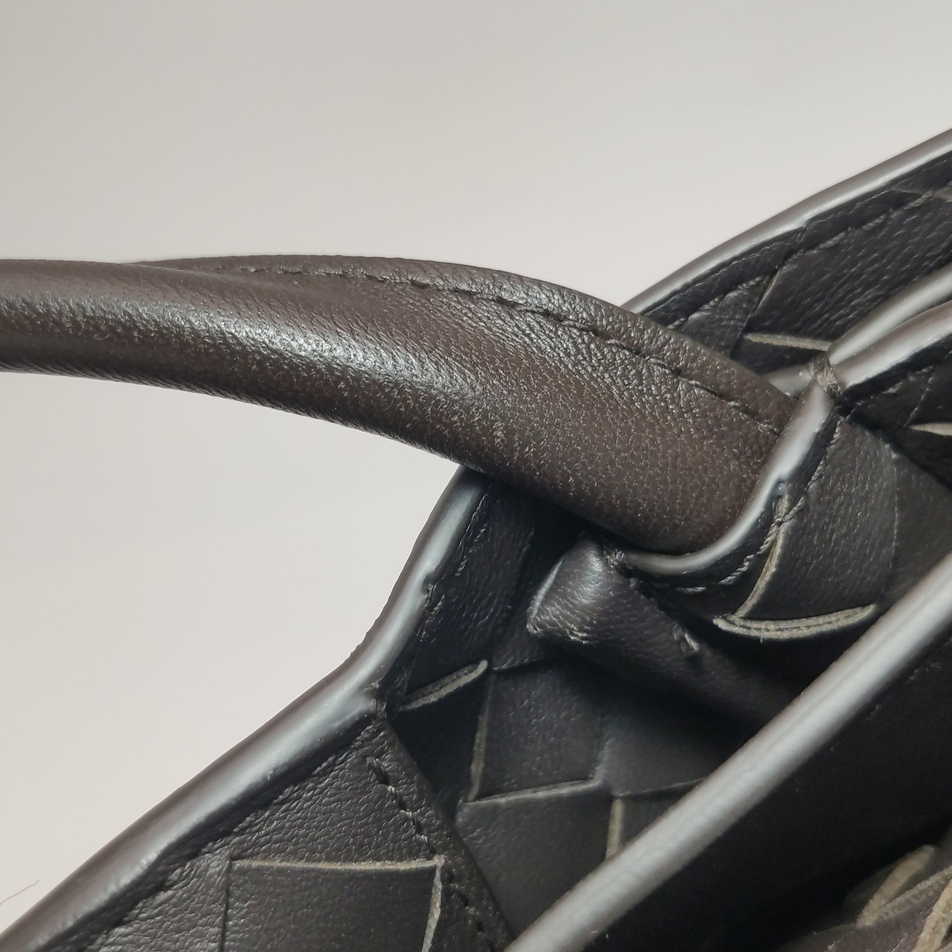 Bottega Veneta Andiamo Medium Fondant