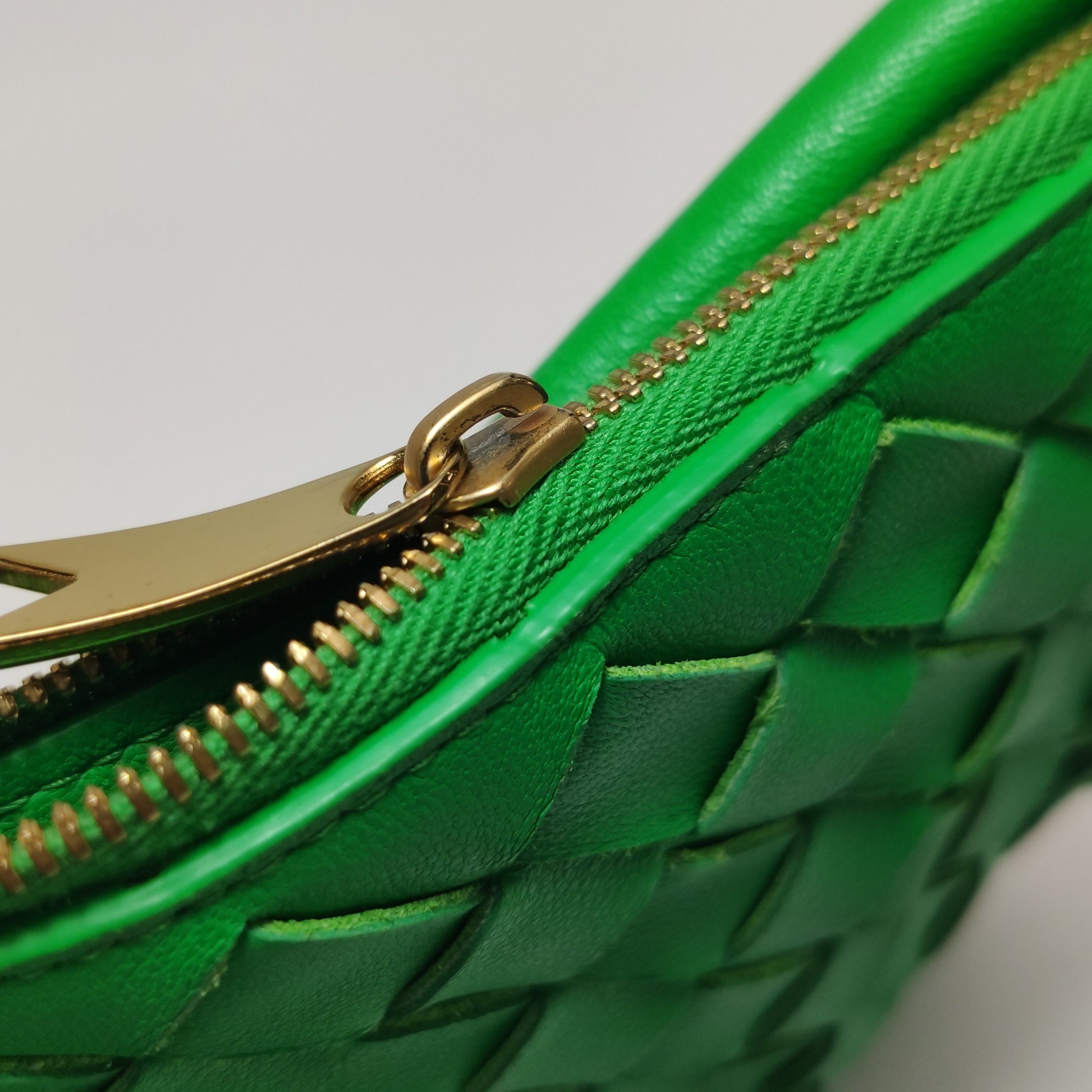 Bottega Veneta Turn Medium