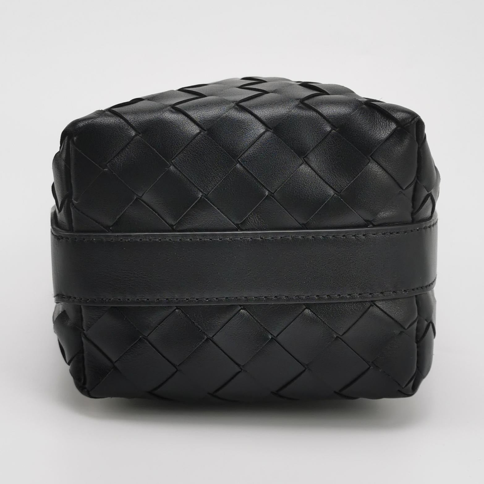 Bottega Veneta Vertical Wallace