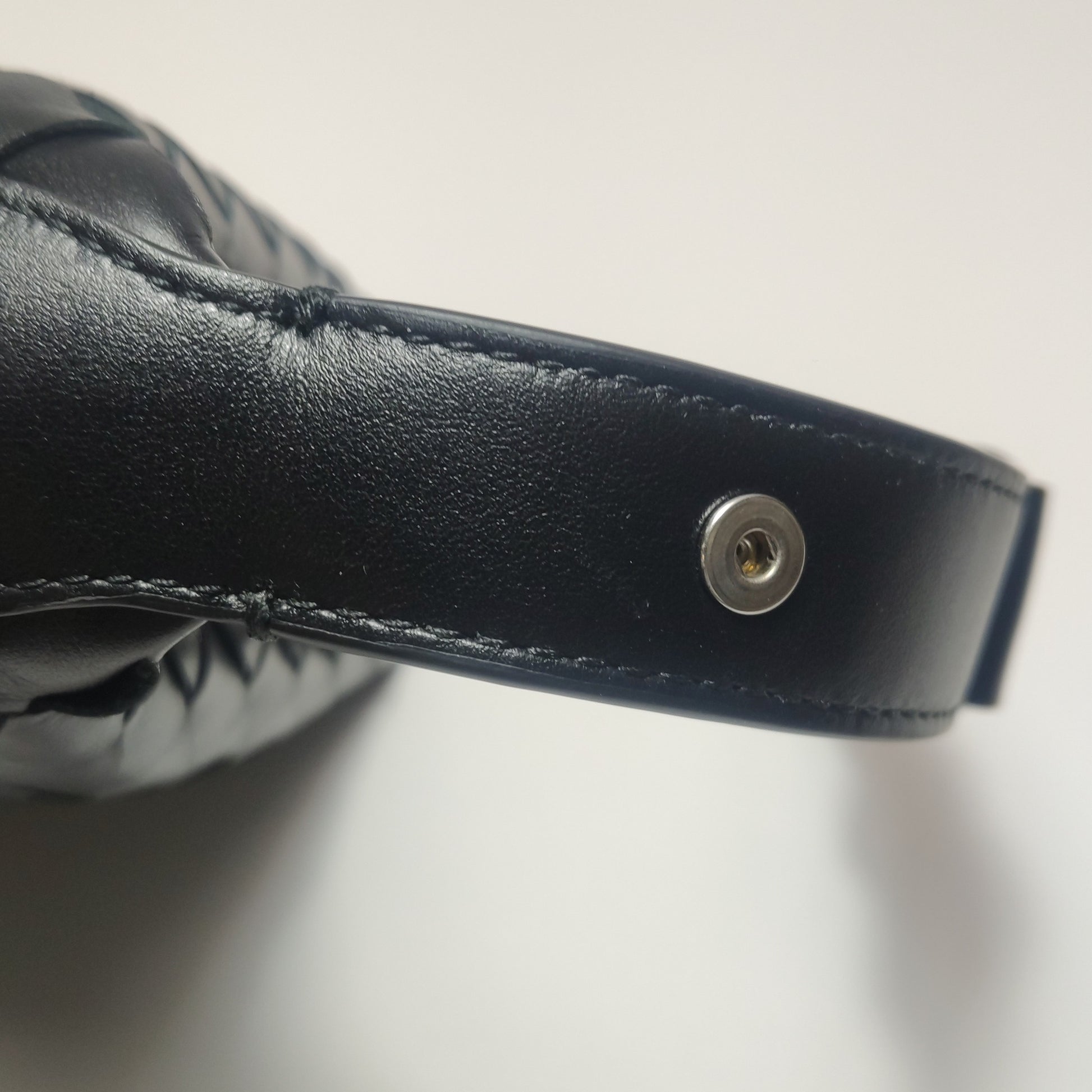 Bottega Veneta Vertical Wallace