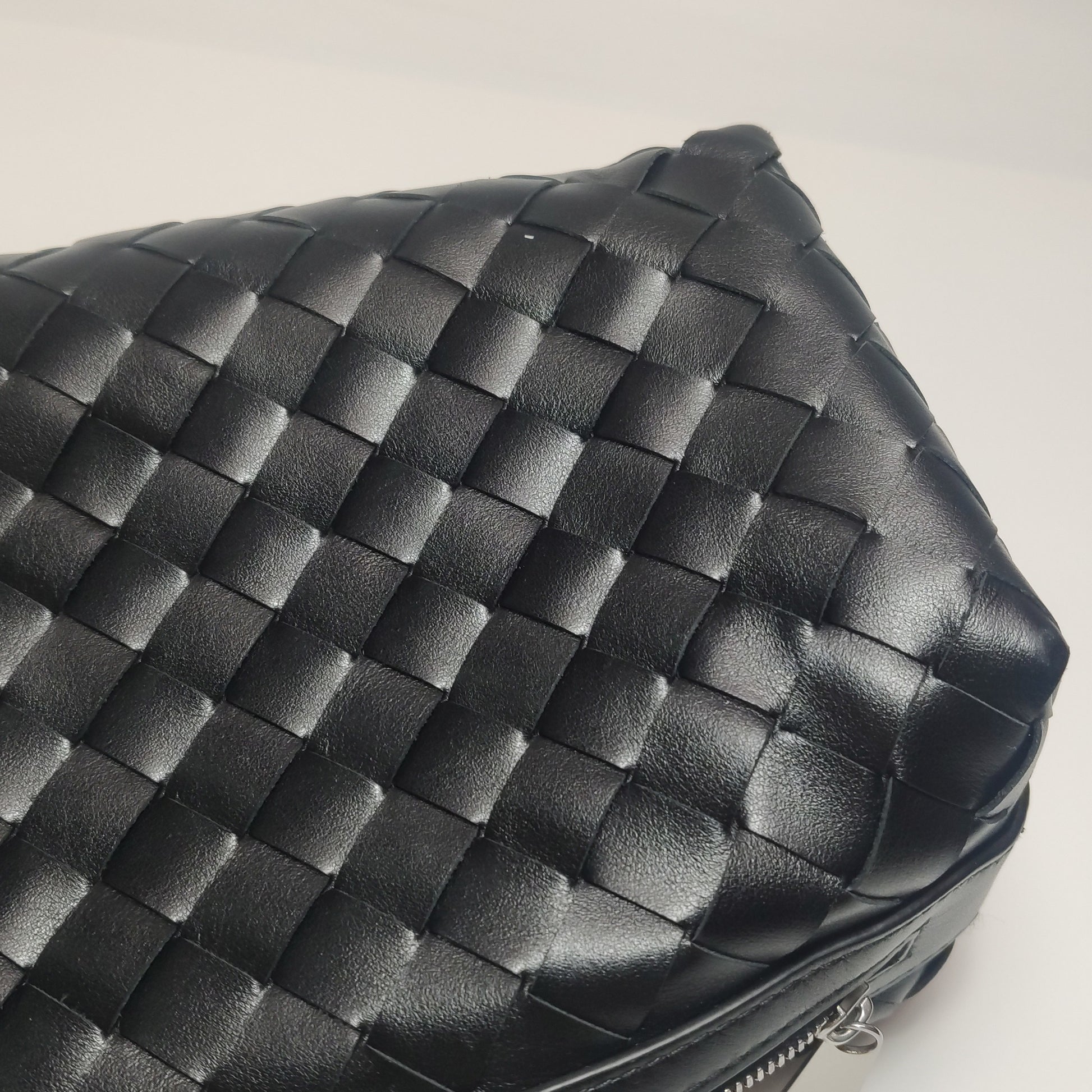 Bottega Veneta Vertical Wallace
