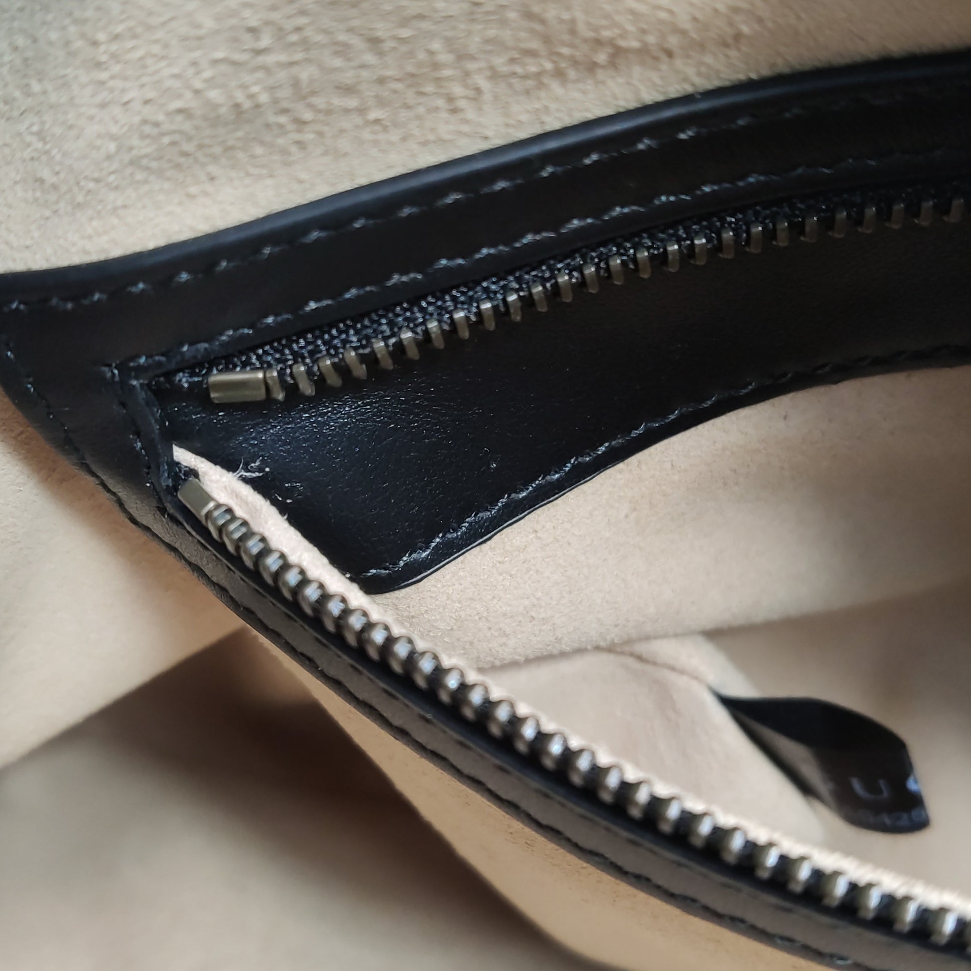 Gucci Marmont East West Top Handle Medium