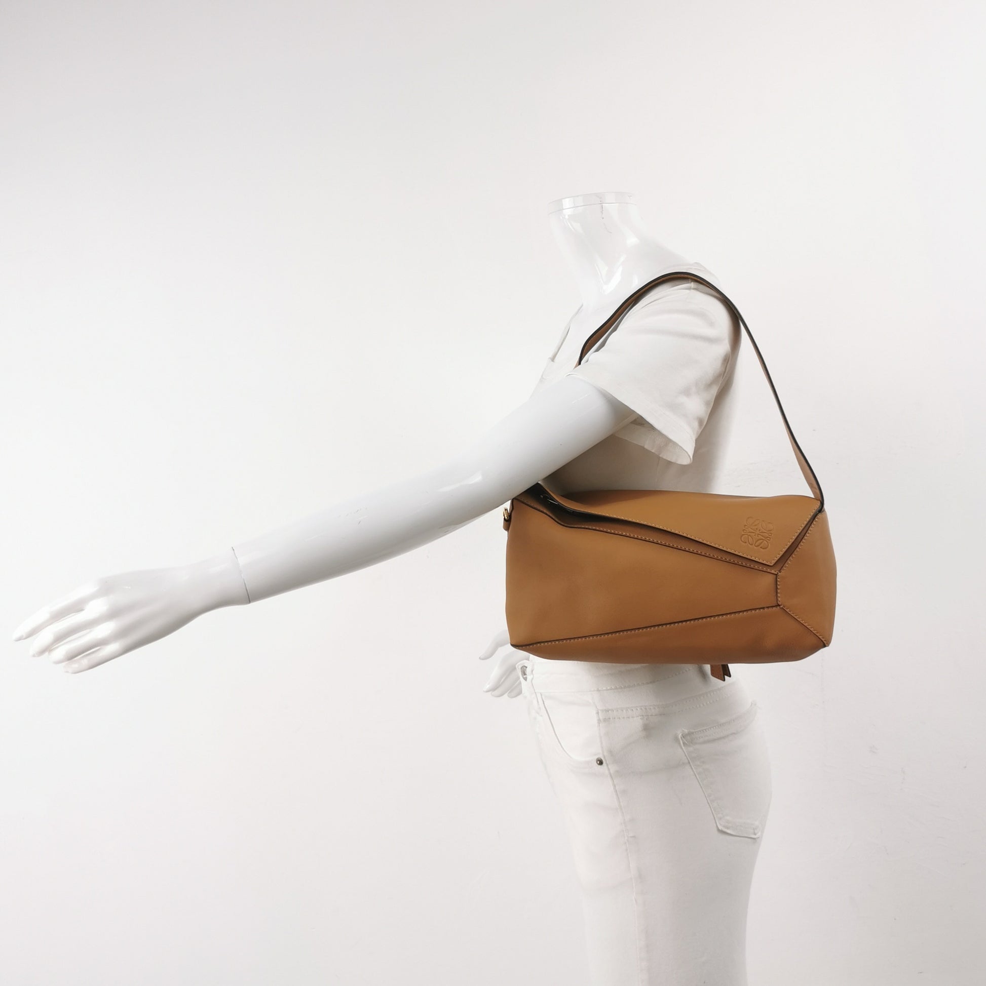 Loewe Puzzle Hobo