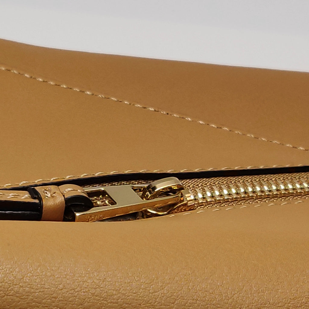 Loewe Puzzle Hobo