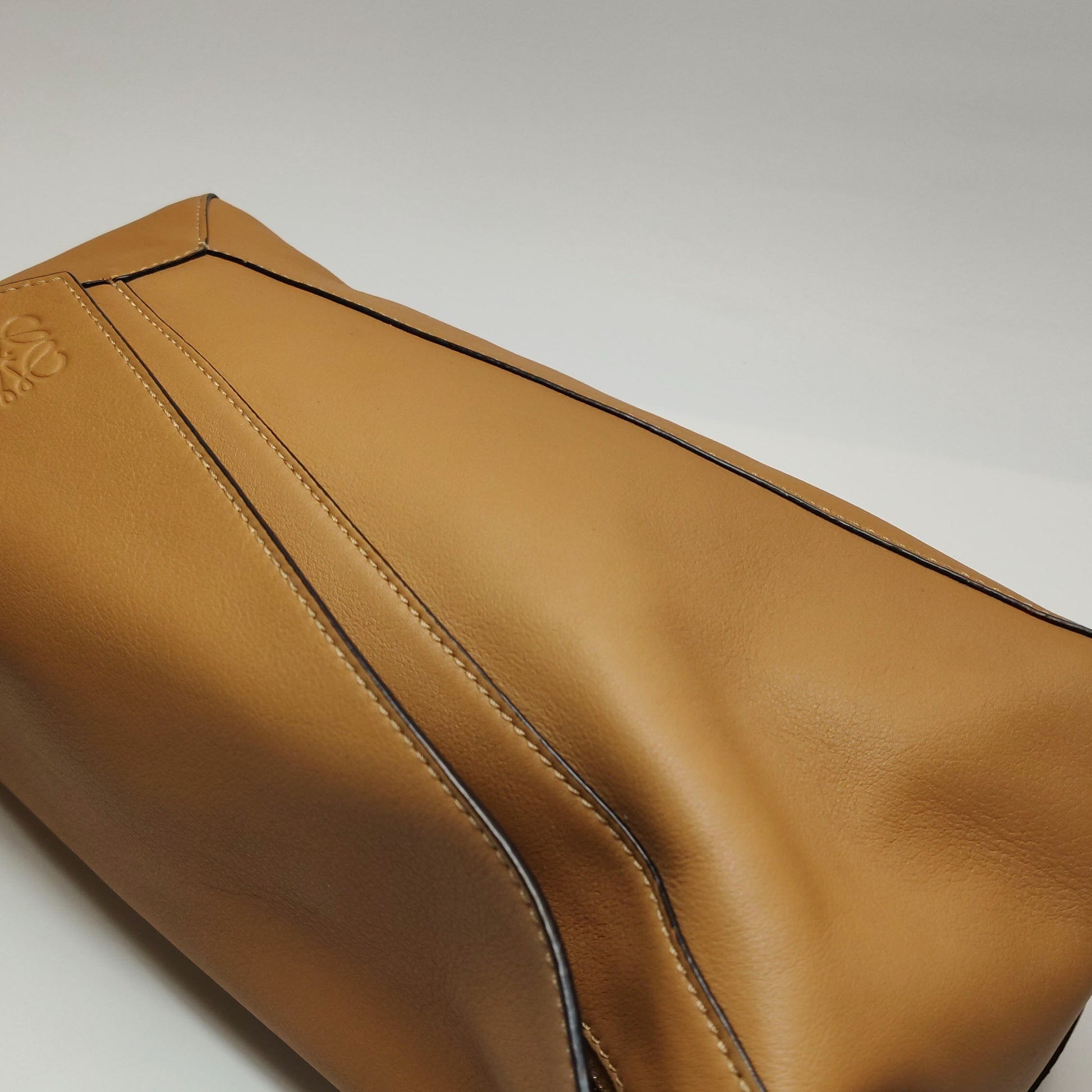 Loewe Puzzle Hobo